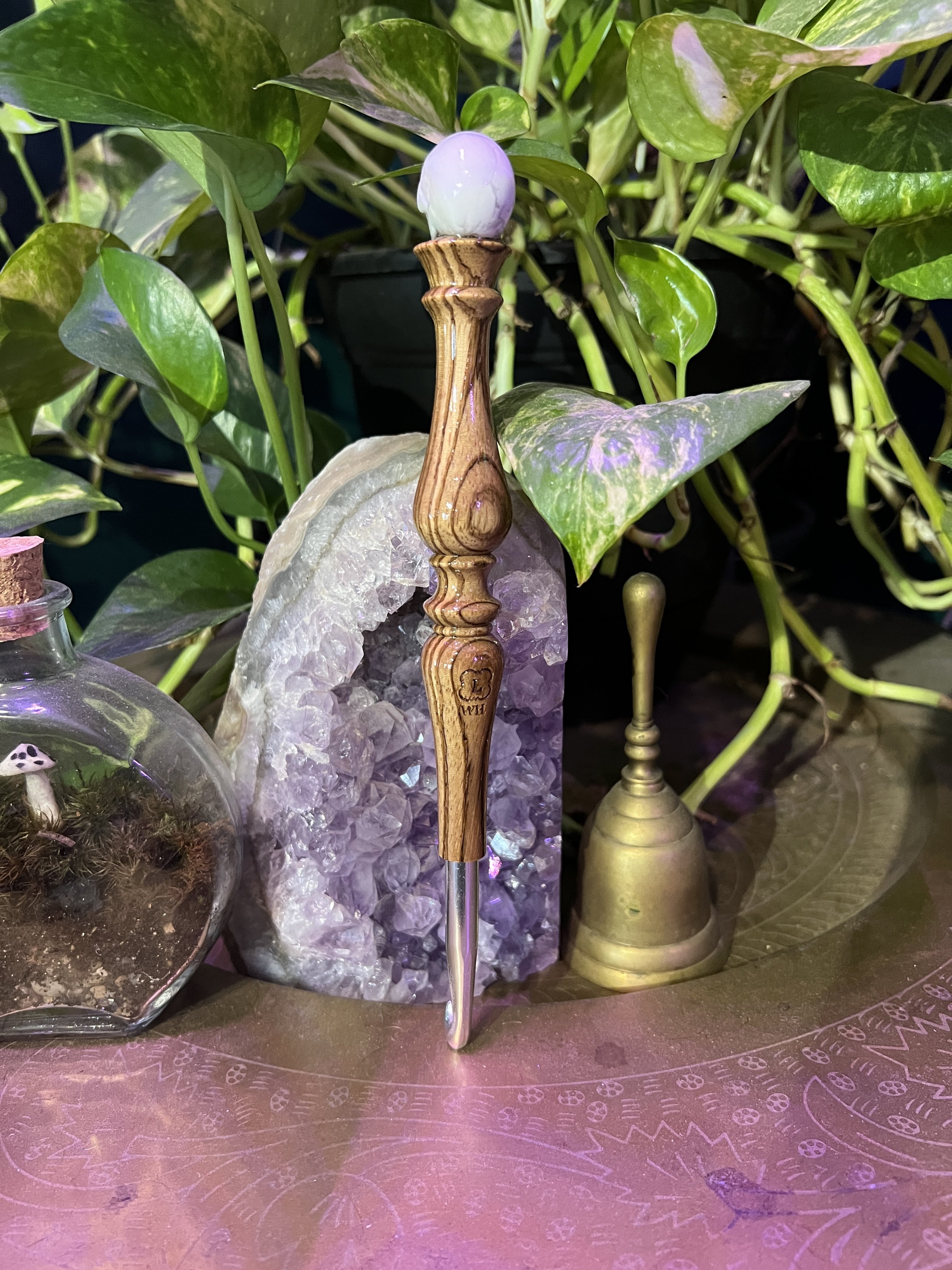 L 8mm Crystal Skull Topped Wooden Crochet Hook (Metal Neck) *RTS* 114