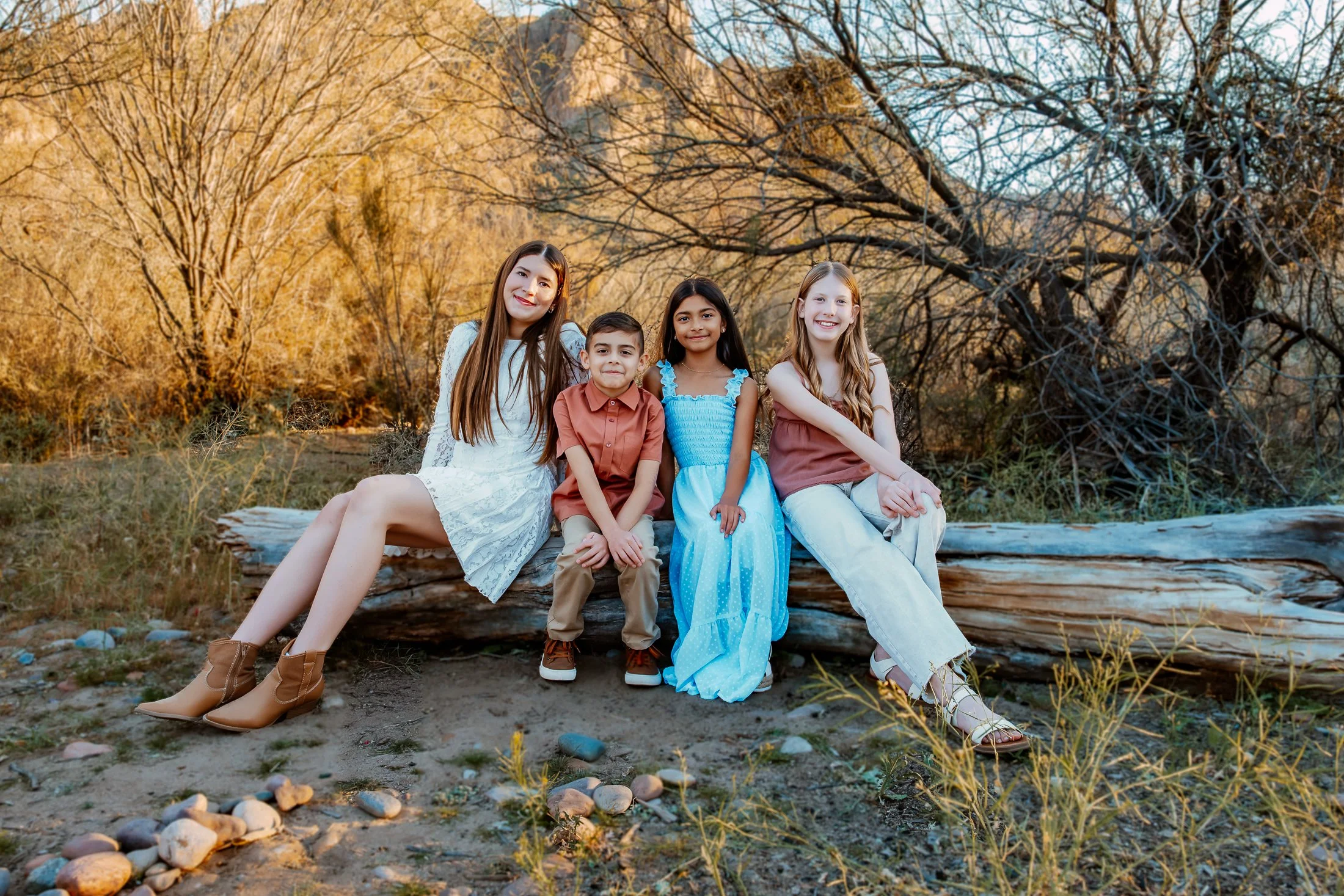 Salt-River-Mesa-AZ-Sunset-Extended-Family-Photo-Session-12.jpg