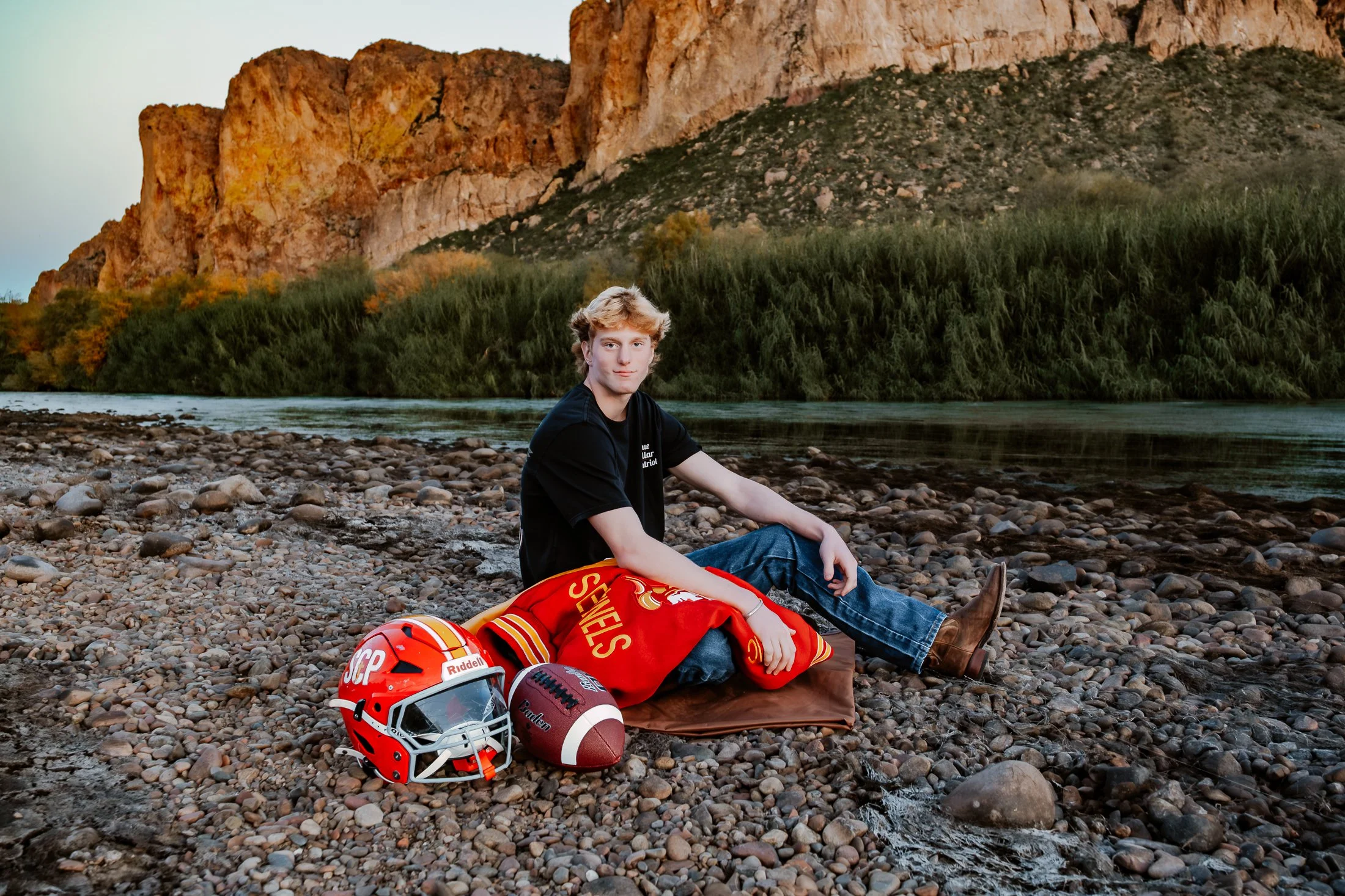 Salt-River-Mesa-AZ-Senior-Sunset-Photoshoot-54.jpg