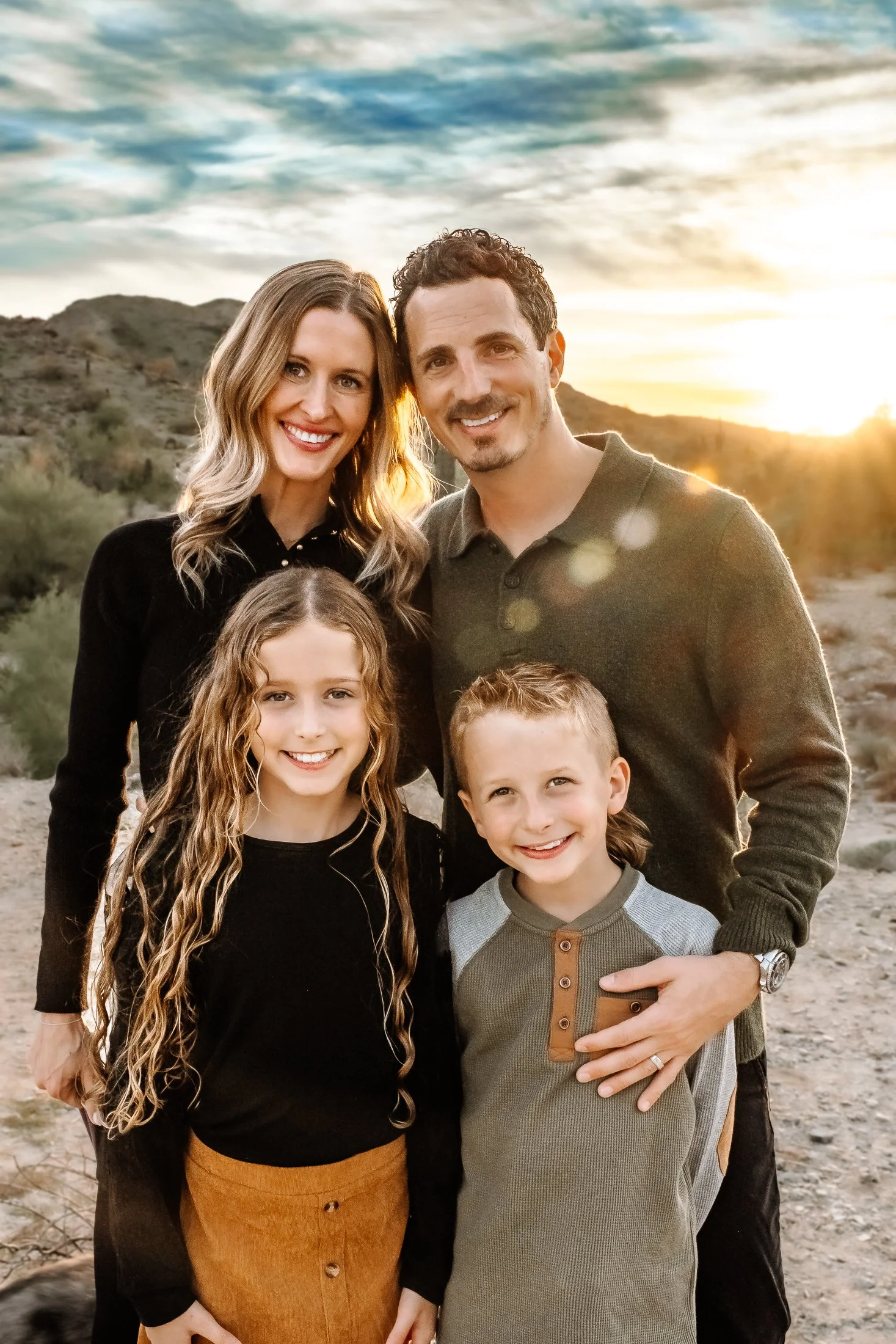 Warpaint-Trail-Ahwatukee-AZ-Sunset-Family-Photoshoot-1.jpg