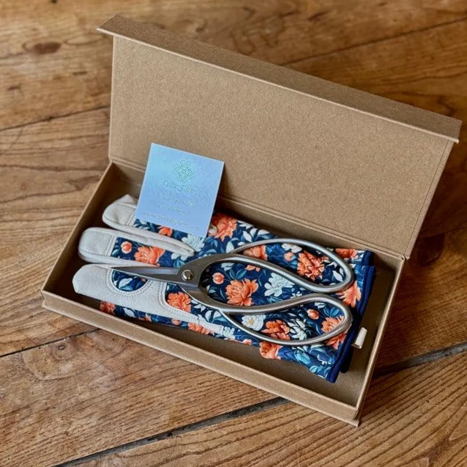 Gardening Gift Box with Gloves and Shears