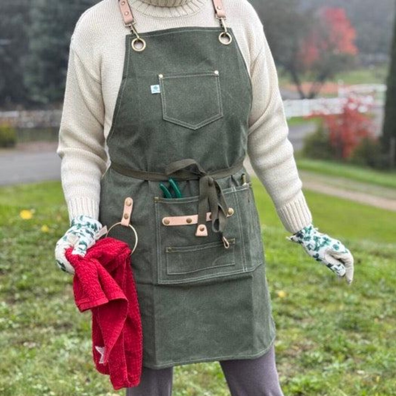 Waxed Canvas Apron with Pockets