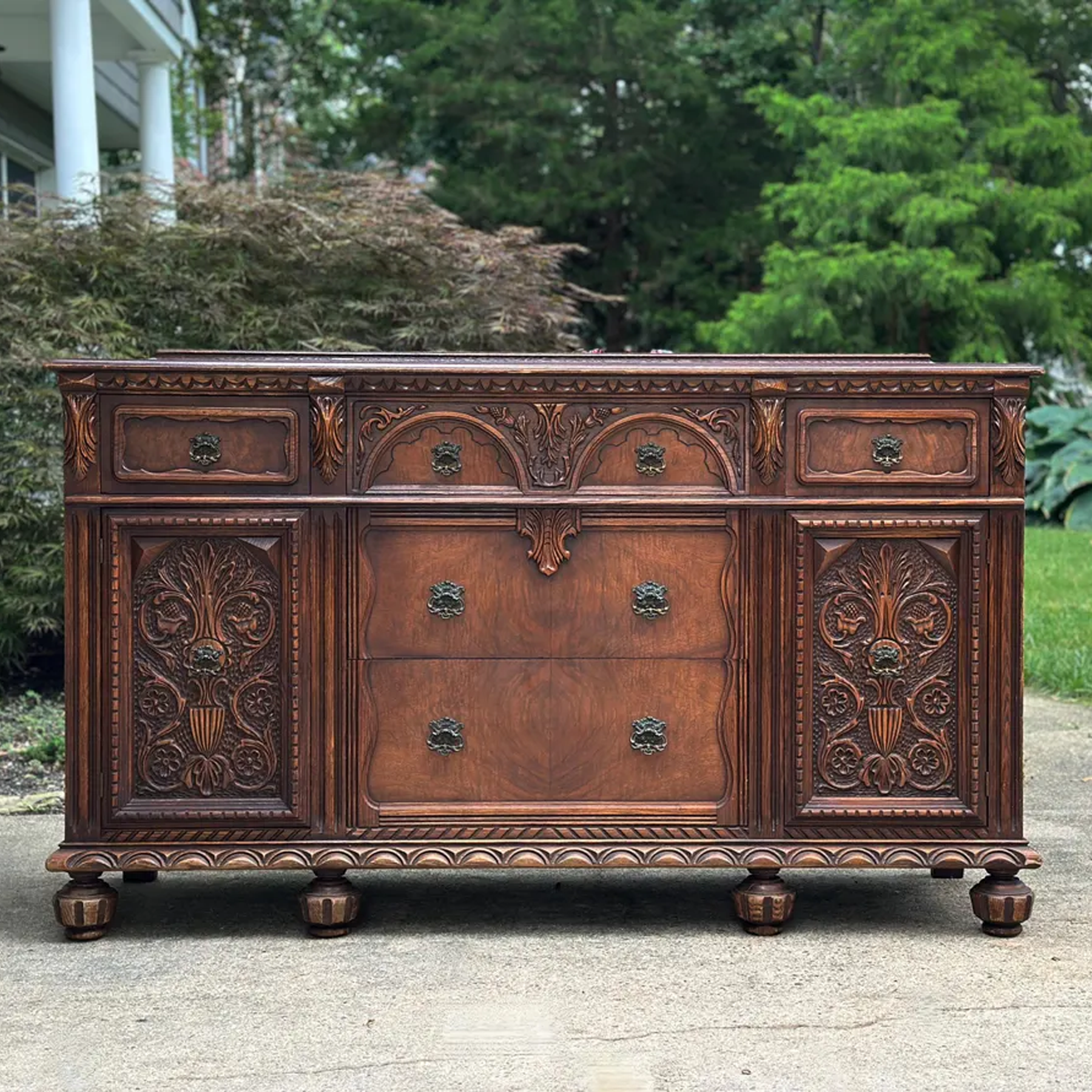 Antique THOMASVILLE Jacobean Buffet