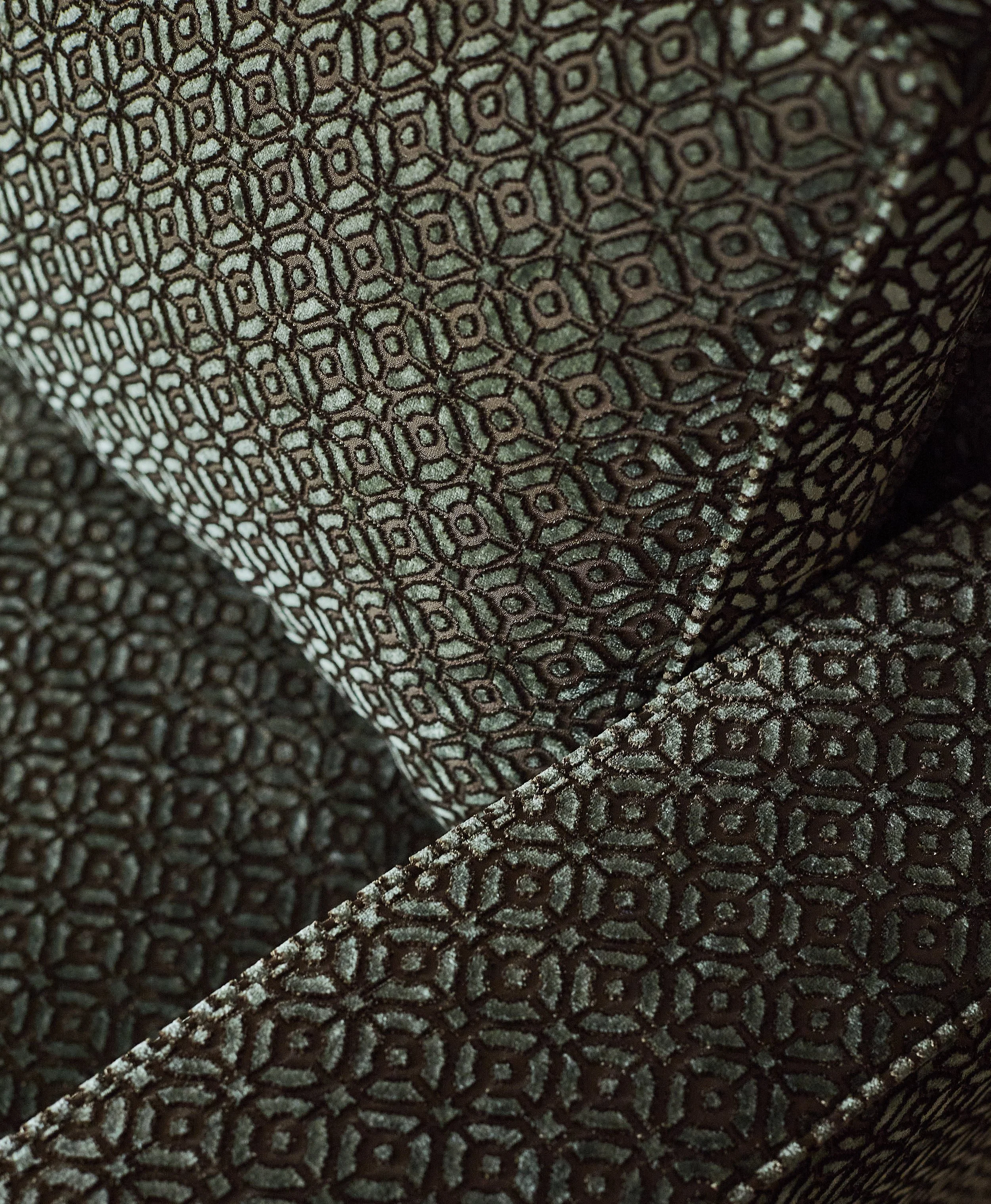 LoriWeitzner_MOMENTOS_SEPT2025_Noble_Moss_Detail_1 copy.jpg