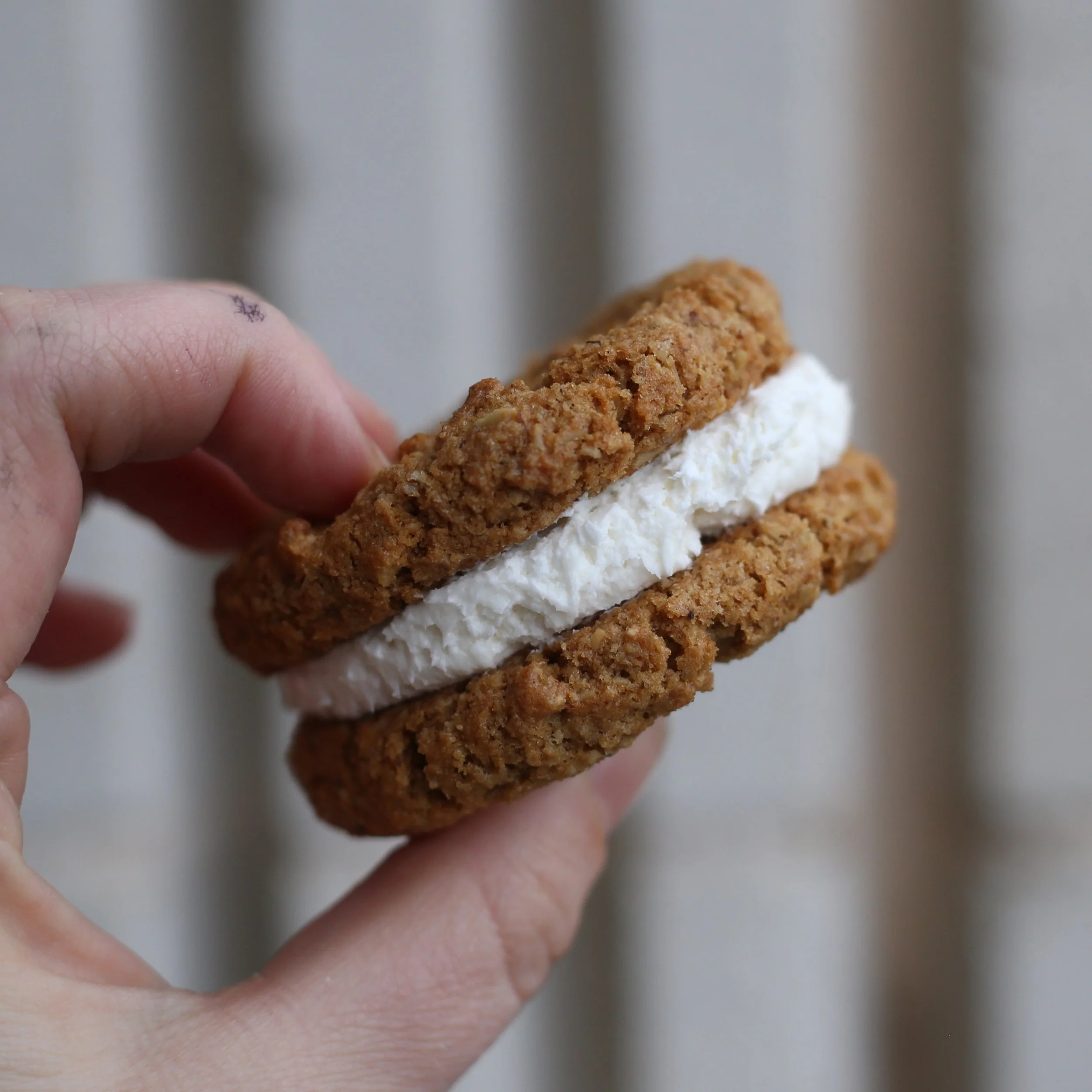 V/GF Oatmeal Crème Pie