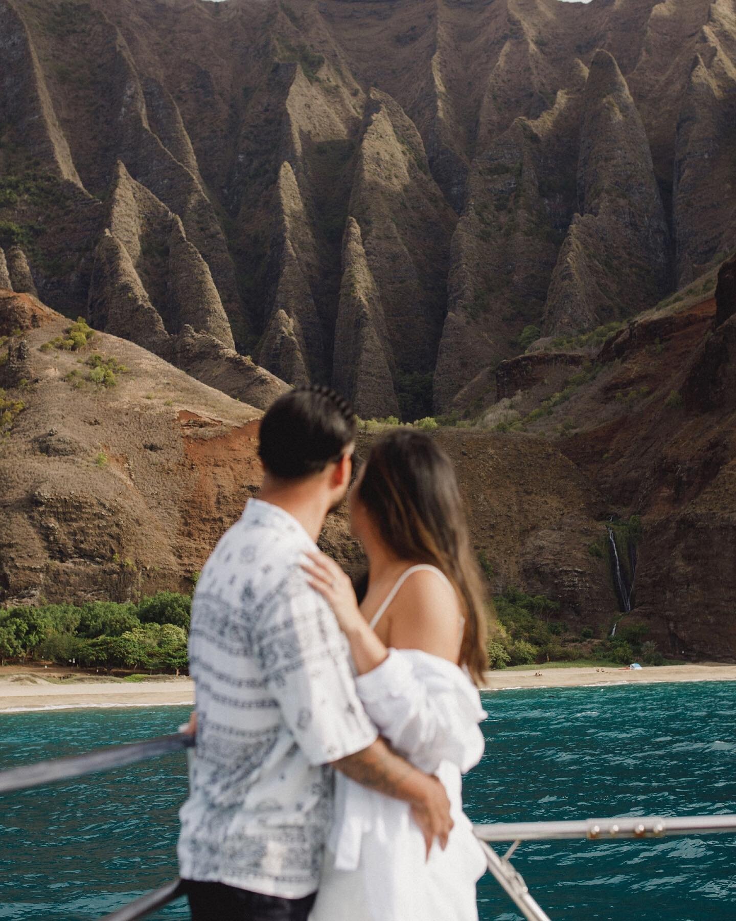 12/10 recommend hiring @holoholocharters to private charter your wedding after party on the Na Pali Coast &mdash; oh and bringing me along ;)