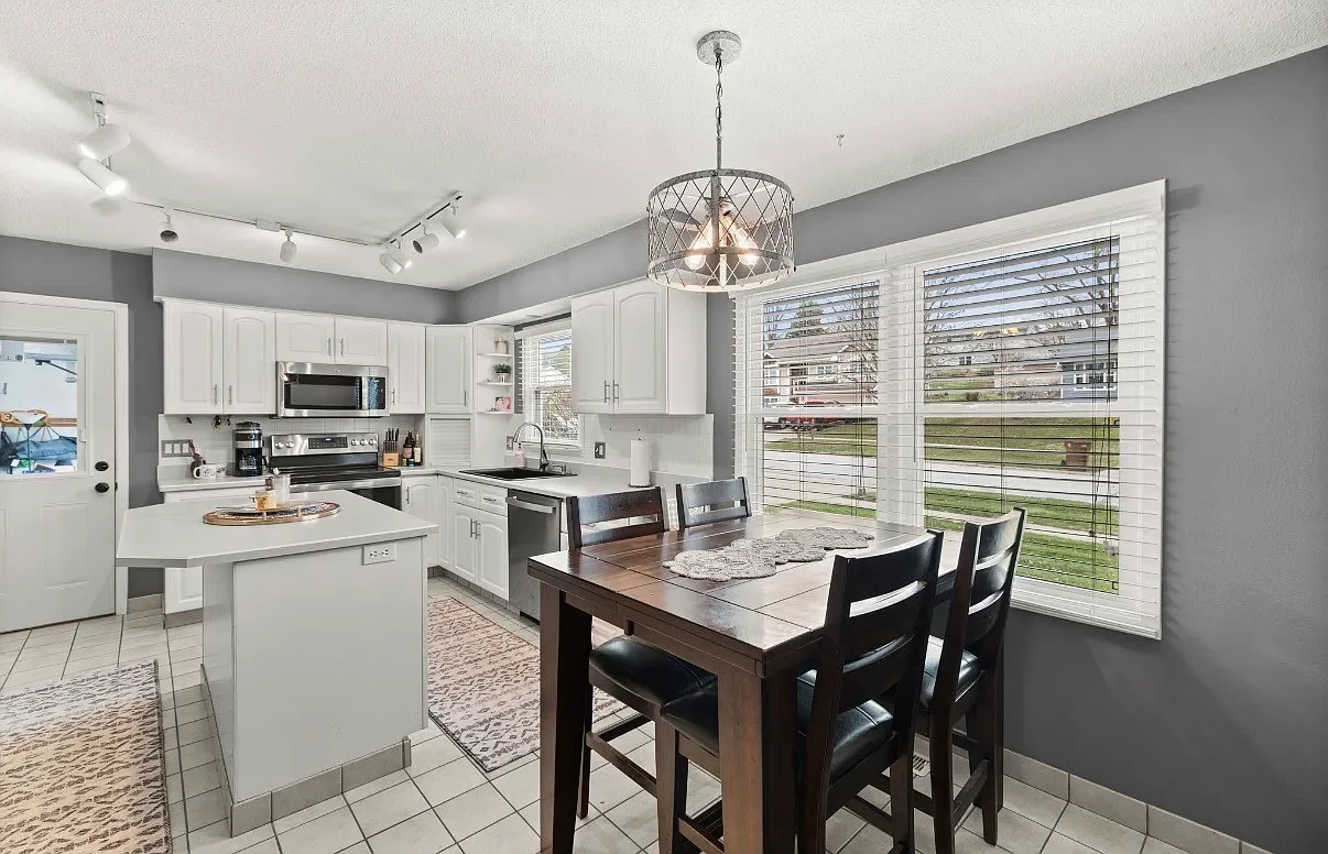 5 - Kitchen 2.webp