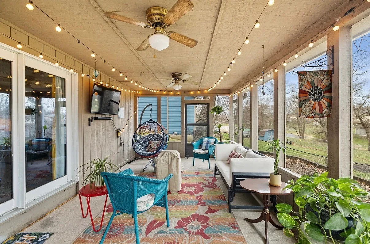 16 - FLORIDA Room.webp