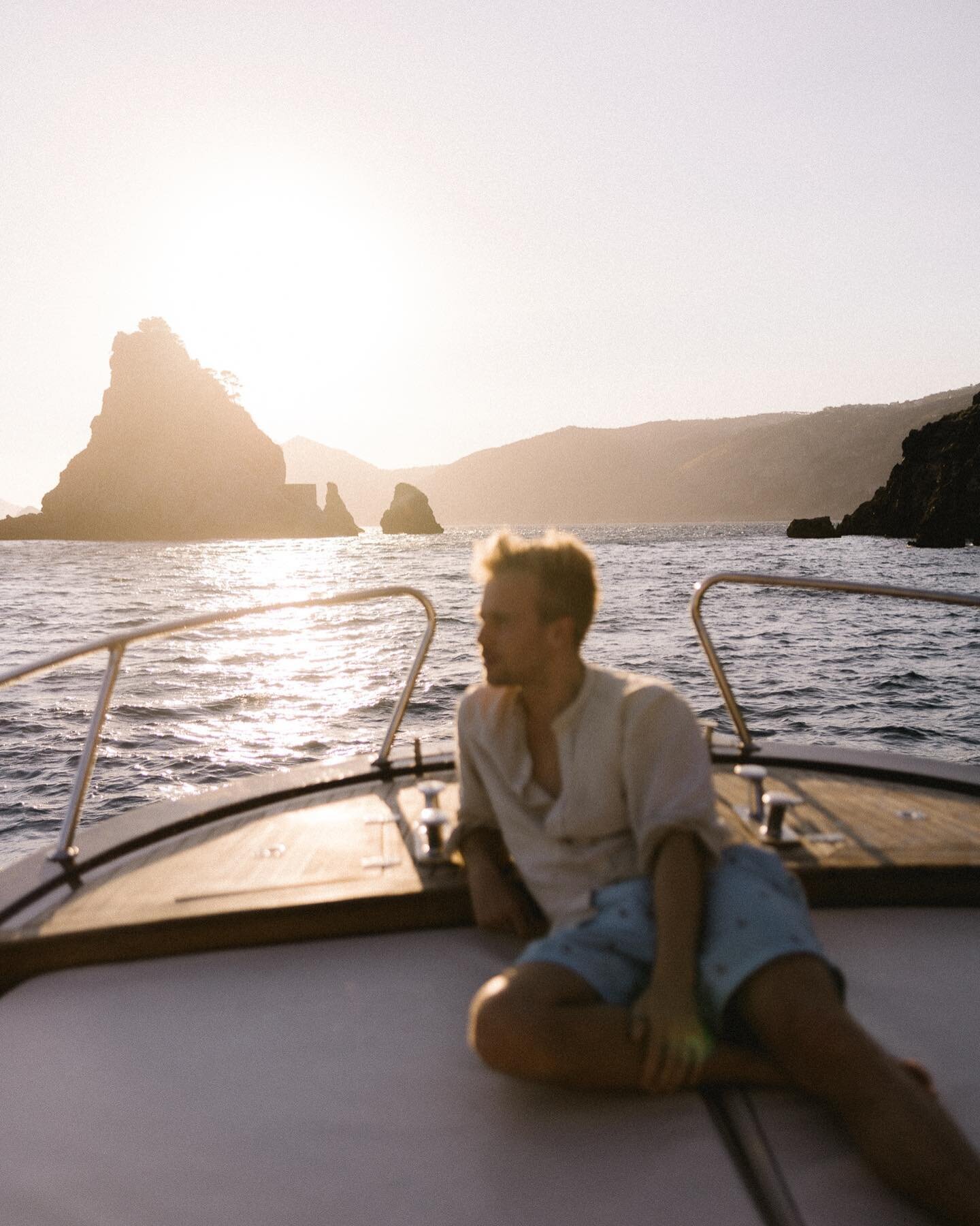 Photography has opened up some crazy doors recently. Getting to work with some dream brands, and exploring one of the most beautiful parts of the world creating content with friends has been so rewarding these last few weeks. Onto the next 4 weeks, g