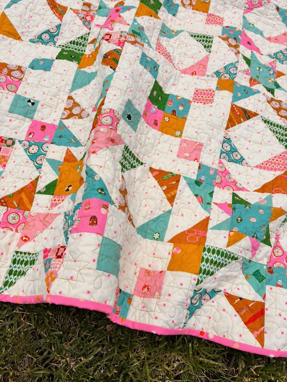 Shine So Bright Quilt Pattern by Allison Ramsing - Ruby Star Soceity Trinketry - Ruby Star Society 1-800 Notion - Fat Quarter Pattern - 6 Fat Quarter Pattern - 9 Fat Quarter Pattern - 12 Fat Quarter Pattern - 16 Fat Quarter Pattern - Sawtooth Star