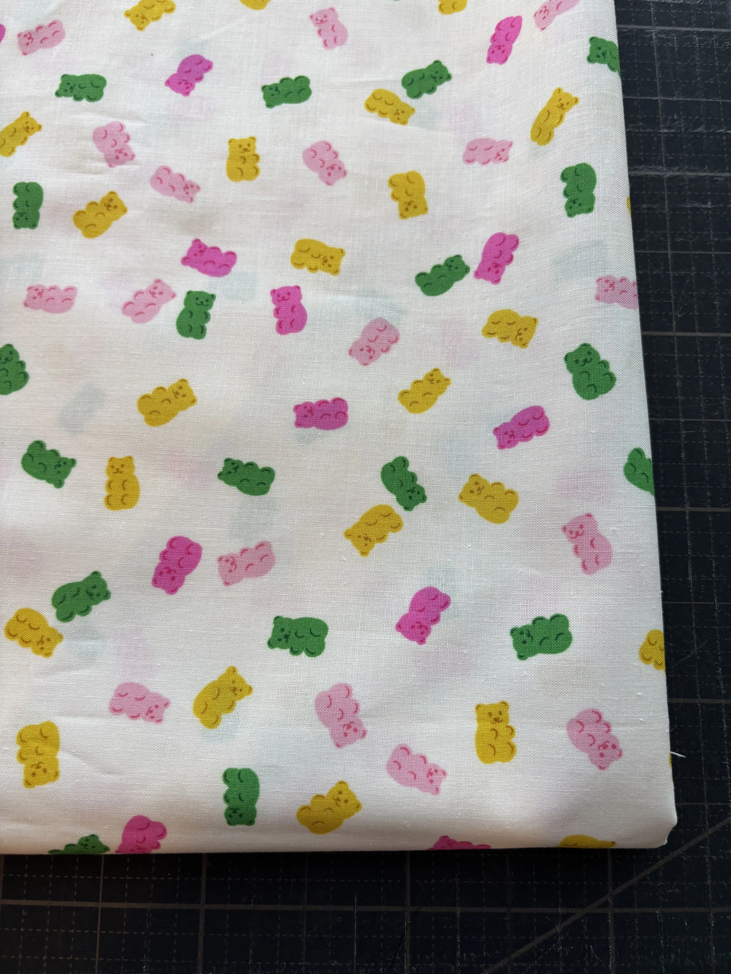 2 yds gummy bears