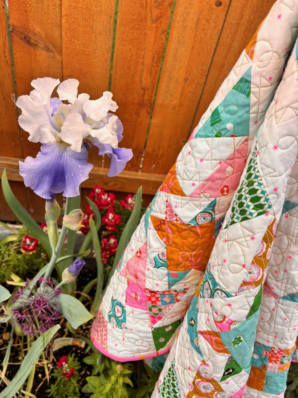 Shine So Bright Quilt Pattern by Allison Ramsing - Ruby Star Soceity Trinketry - Ruby Star Society 1-800 Notion - Fat Quarter Pattern - 6 Fat Quarter Pattern - 9 Fat Quarter Pattern - 12 Fat Quarter Pattern - 16 Fat Quarter Pattern - Sawtooth Star