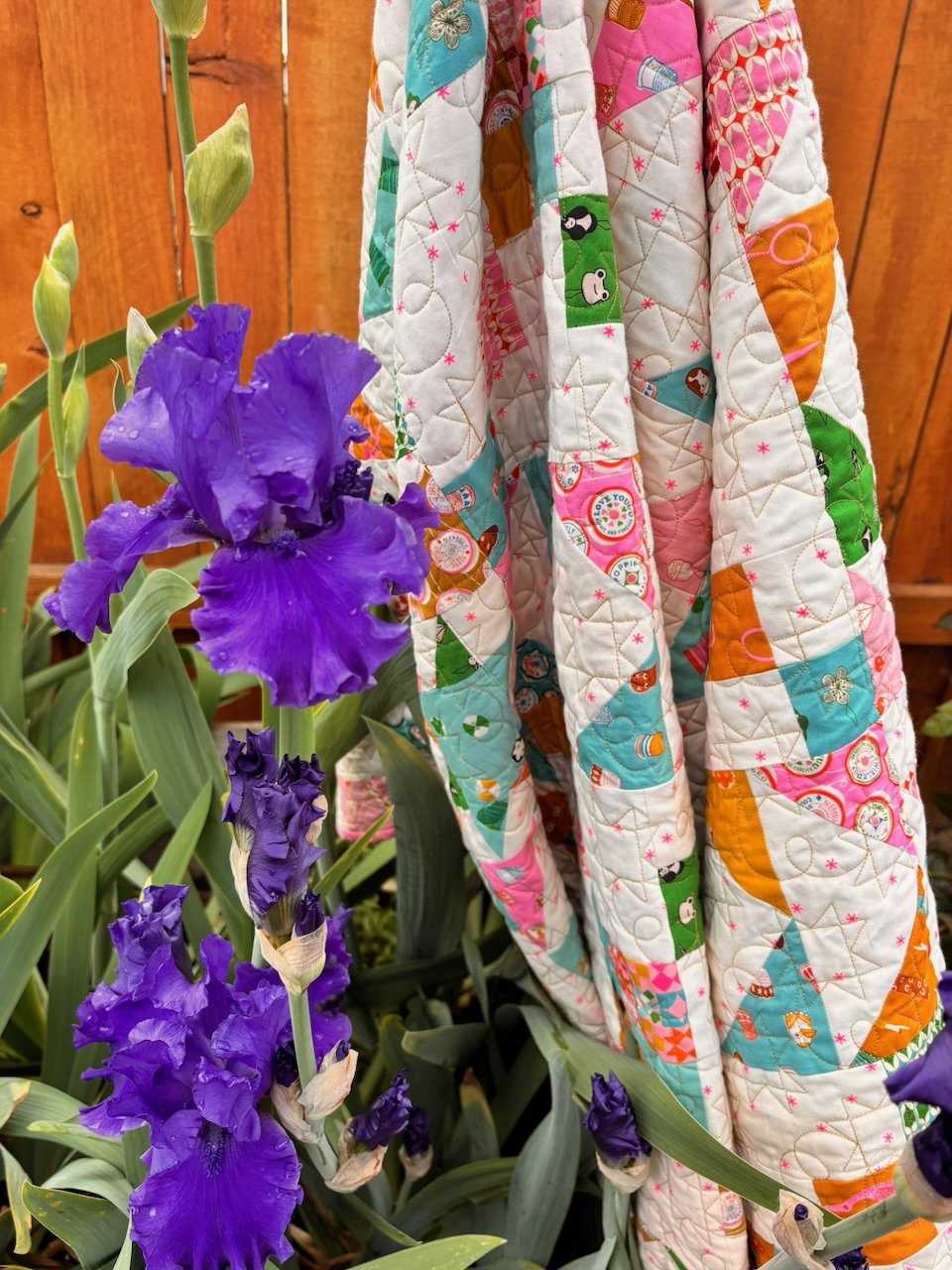 Shine So Bright Quilt Pattern by Allison Ramsing - Ruby Star Soceity Trinketry - Ruby Star Society 1-800 Notion - Fat Quarter Pattern - 6 Fat Quarter Pattern - 9 Fat Quarter Pattern - 12 Fat Quarter Pattern - 16 Fat Quarter Pattern - Sawtooth Star