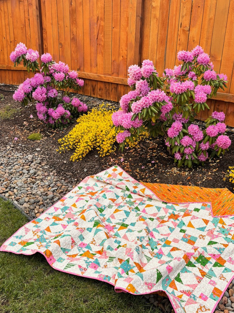 Shine So Bright Quilt Pattern by Allison Ramsing - Ruby Star Soceity Trinketry - Ruby Star Society 1-800 Notion - Fat Quarter Pattern - 6 Fat Quarter Pattern - 9 Fat Quarter Pattern - 12 Fat Quarter Pattern - 16 Fat Quarter Pattern - Sawtooth Star
