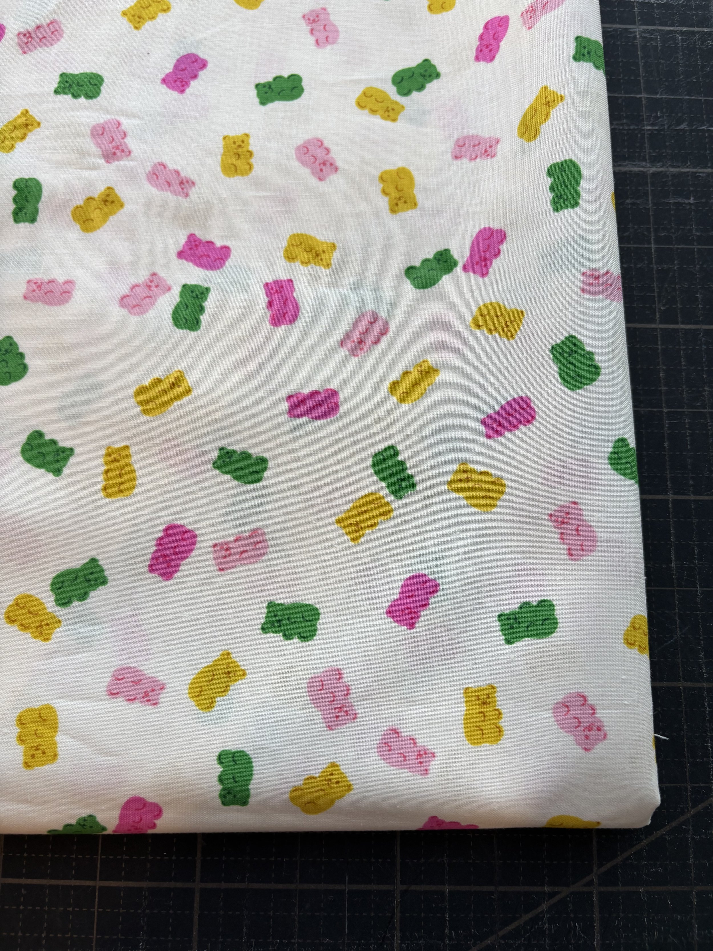 1 1/2 yds gummy bears