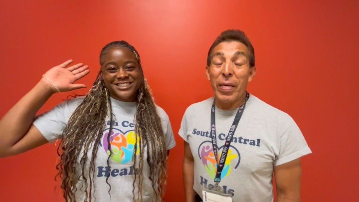 Introducing our “Sharing is Caring” series! 
Today we are highlighting one of our medical providers available to the South Central community: St.John’s Community Health. @SJHealthCA 
Promotores Xaviera and Hector introducing Rickie