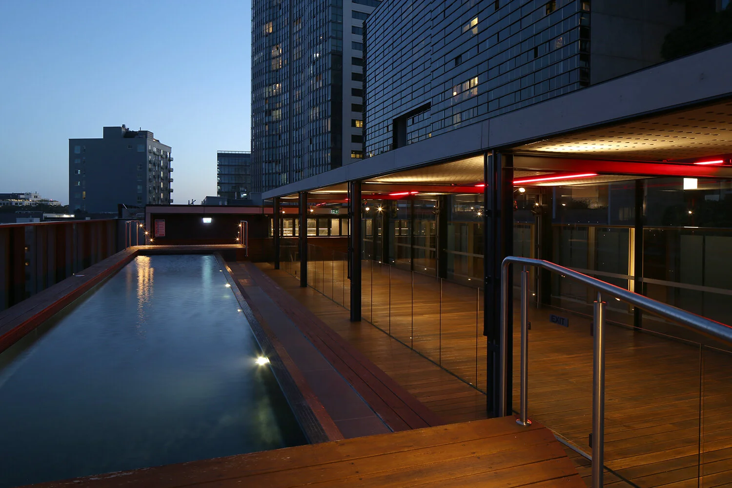 Roof bar image 6.jpg