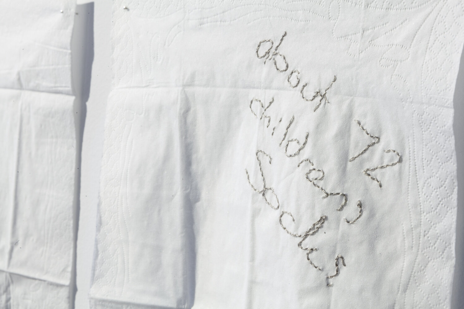 Niomi Sands, remember the last time , 2019, sticky note, ink, cotton , tissue and pins (installation detail Grey Street Gallery QCA) Courtesy of the artist. Photographer Andrew Willis