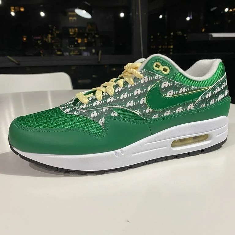 Guess what! We've received our first donated pair of kicks, and we've decided to raffle them off! DS Air Max 1 Limeade in size 9.5, with all profits going to @urbaninitiatives 

Link in bio for all the deets! 

#kicksforcauses #k4c #dogood #upcycle #