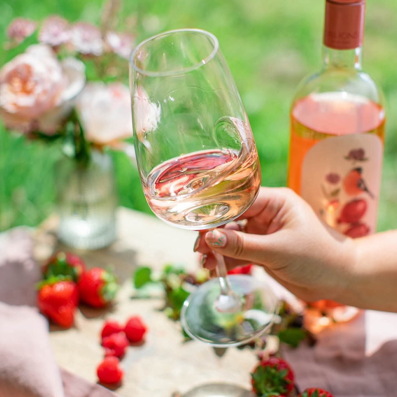 Stuck for ideas this Valentine's Day? We've got just the thing - Dillions award-winning Pinot Noir Ros&eacute; is stocked in a number of fantastic independent business across the South East and makes the perfect gift for your loved ones.⁠
⁠
We partic