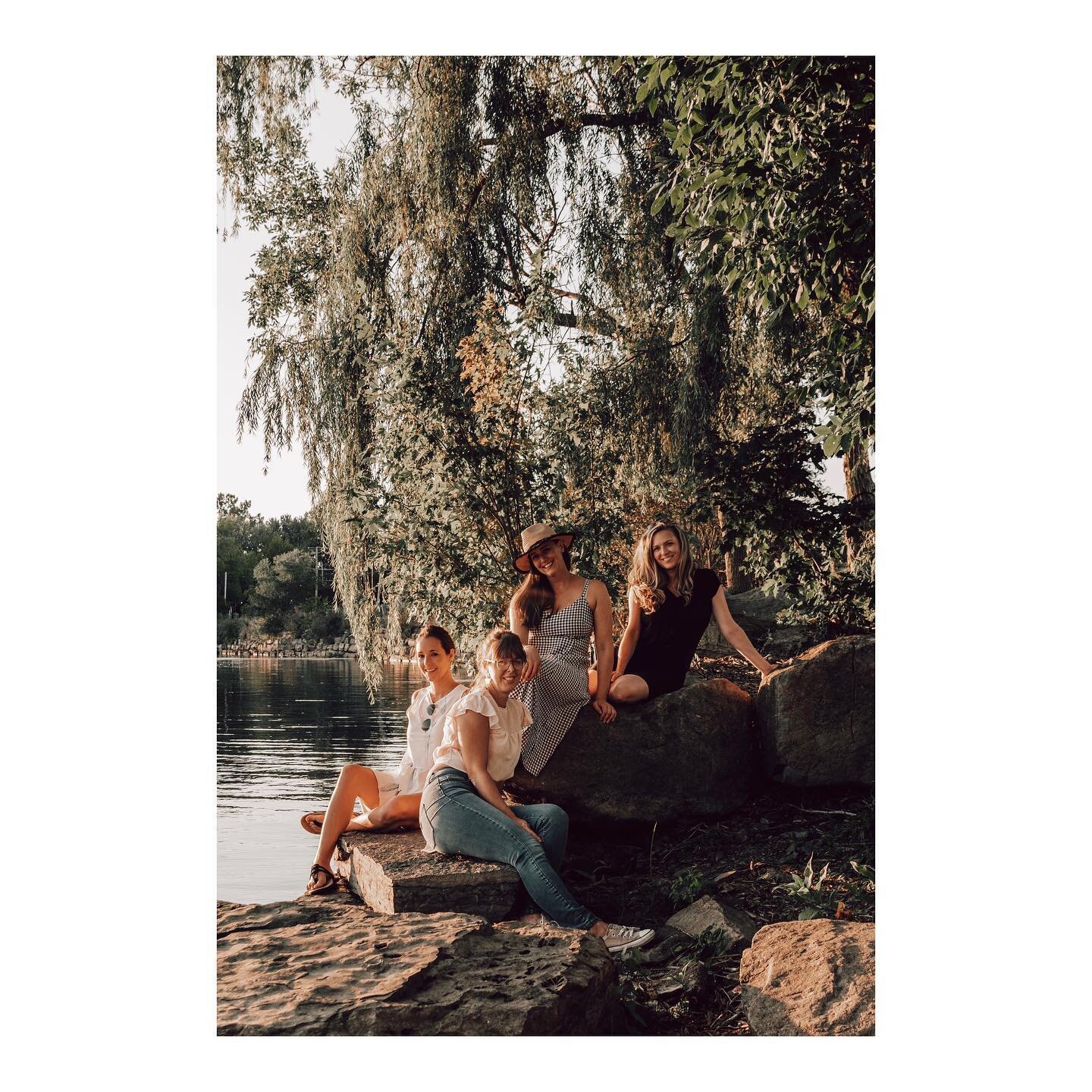 The best kind of friendships are fierce lady friendships where you aggressively believe in each other, defend each other, and think the other deserves the world. 💪🏼