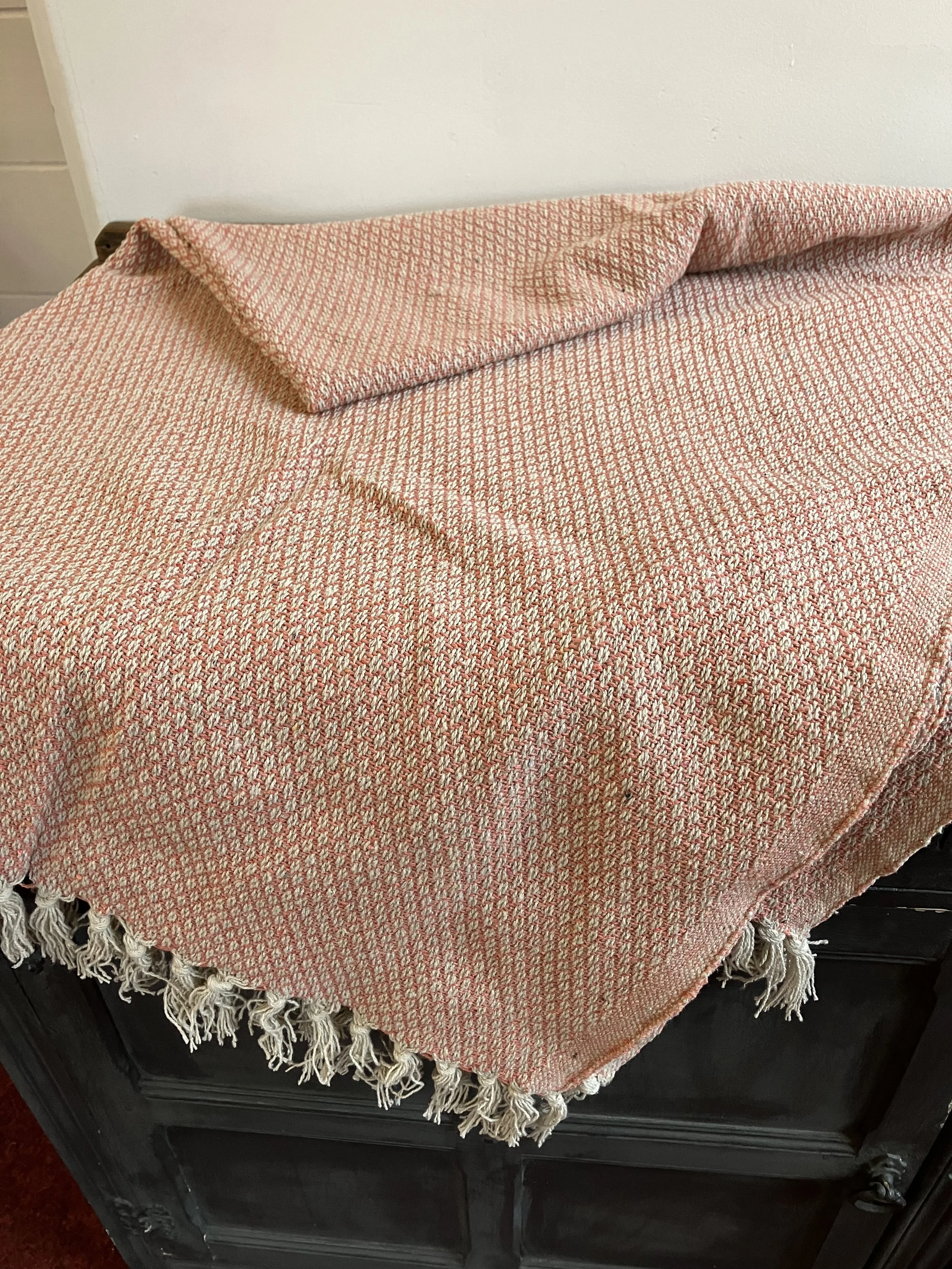 New Pink and Cream Honeycomb Patterned Cotton Throw
