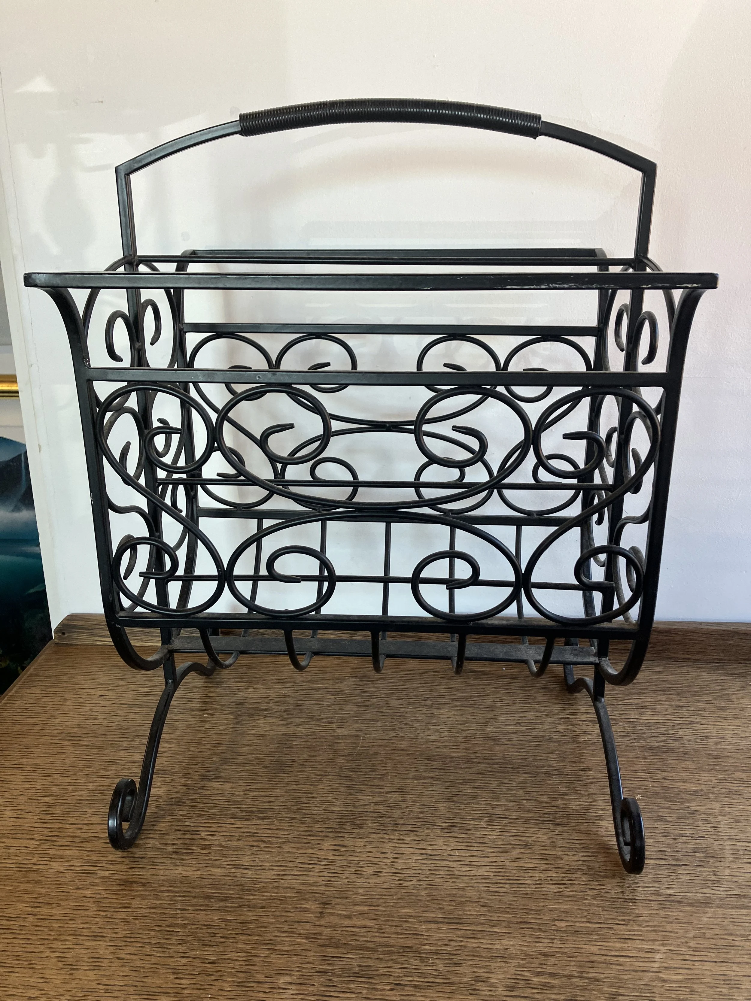 Black Wrought Iron Freestanding Magazine Rack with Handle