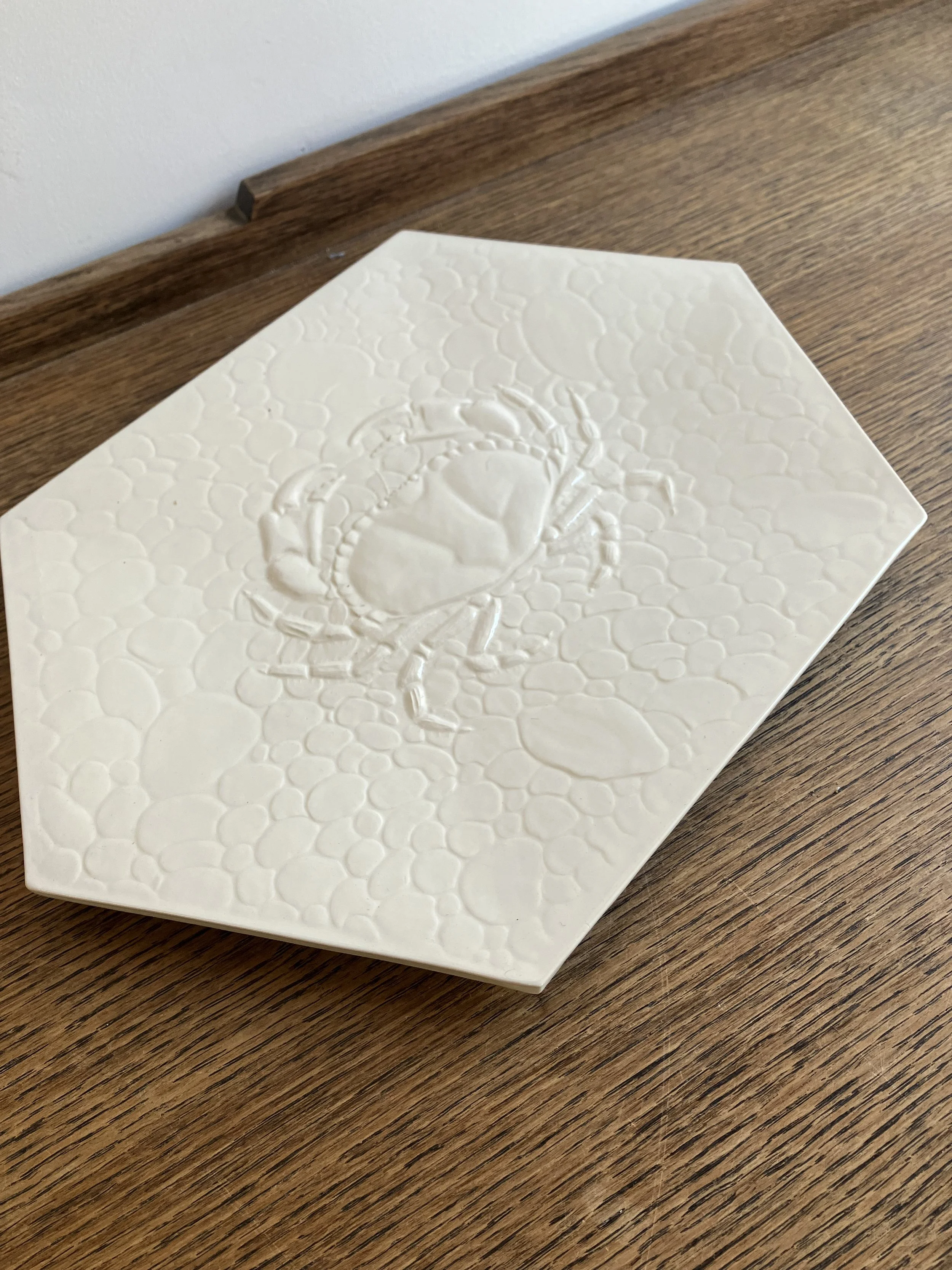 Set of Six White Hexagonal Crab Pattern Dinner Plates by Jane and Stephen Baughan