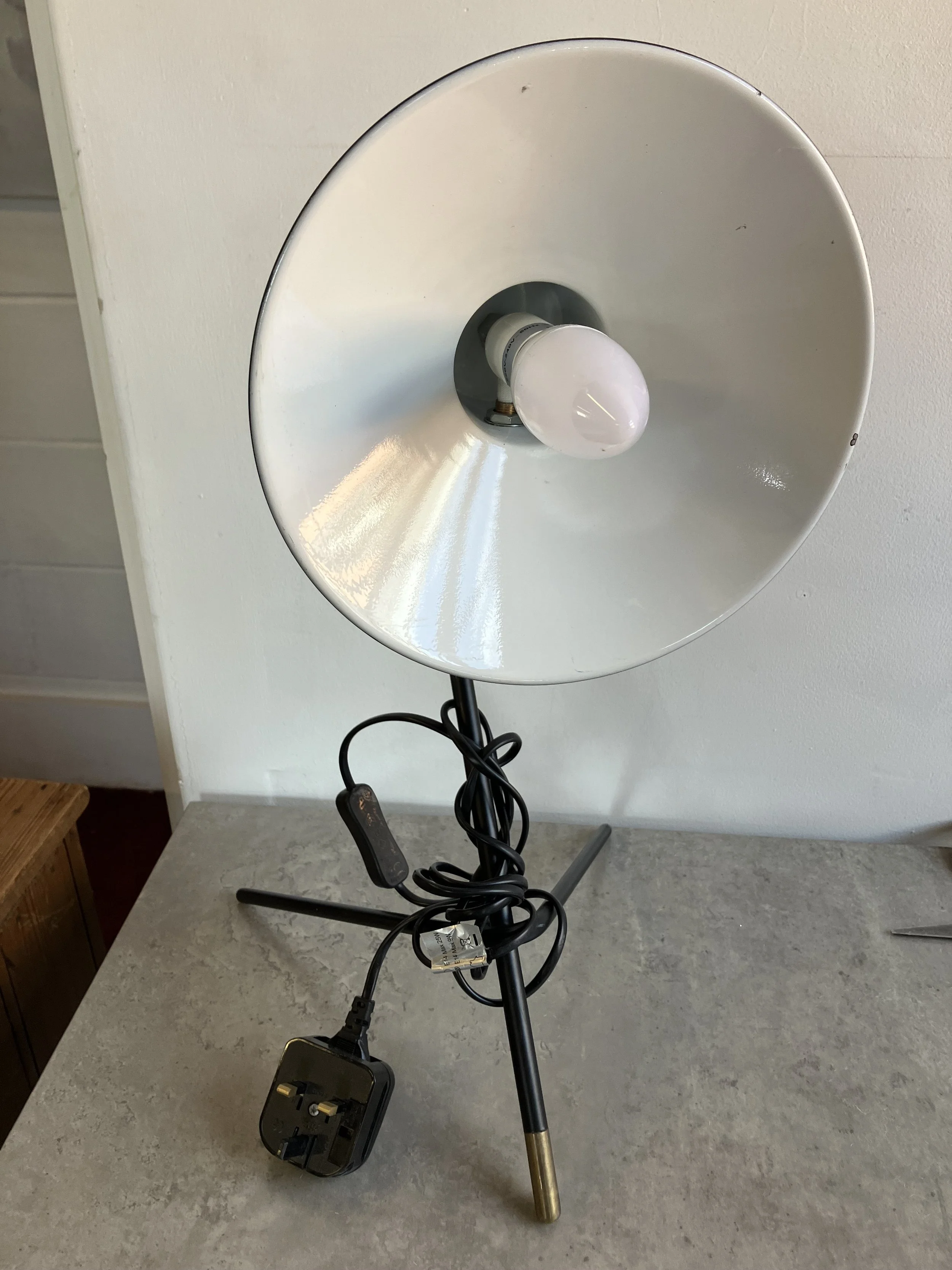 Black Metal Desk Lamp with Tripod Legs