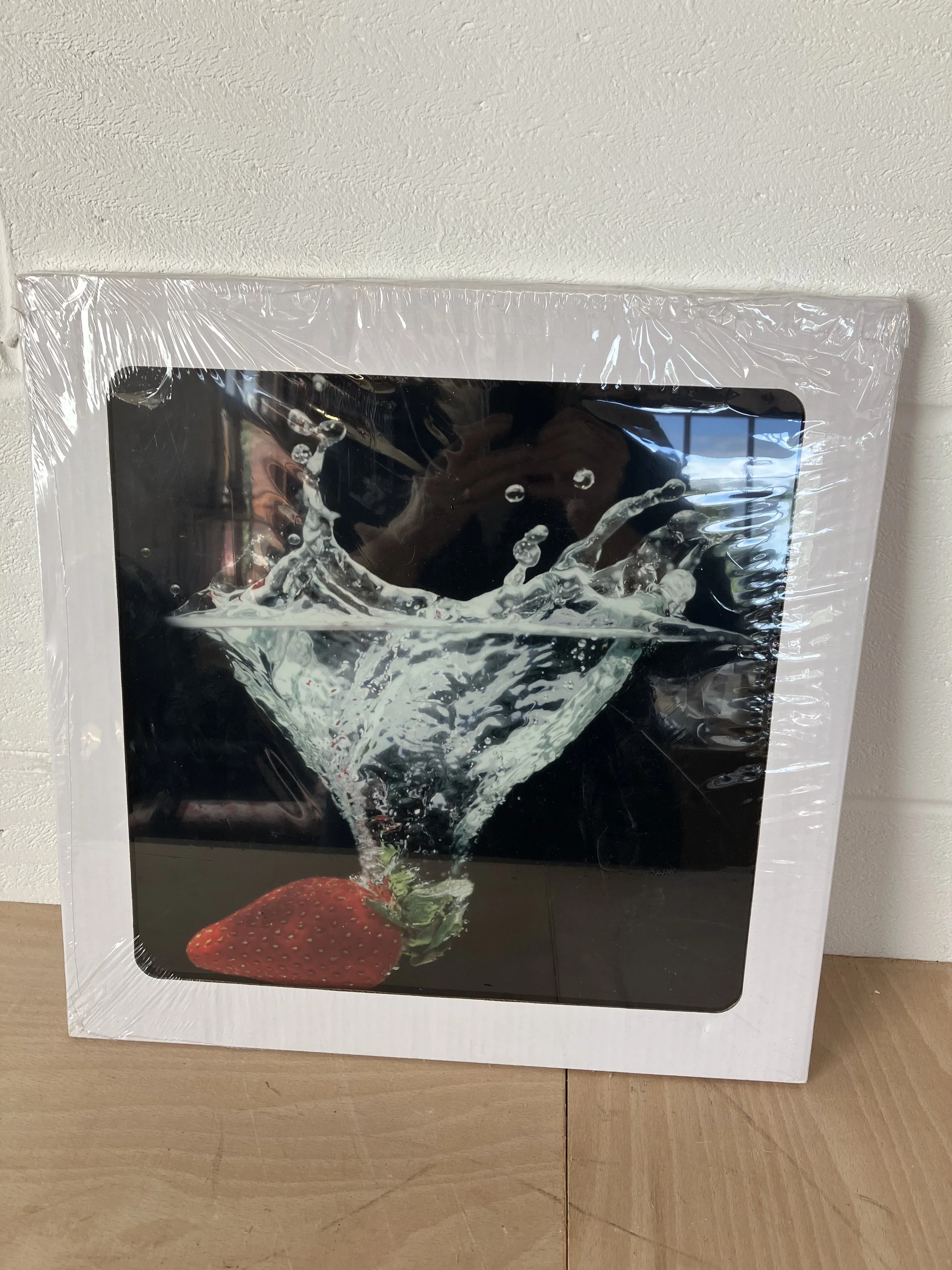 Tempered Glass Kitchen Splashback / Wall Art of Strawberry