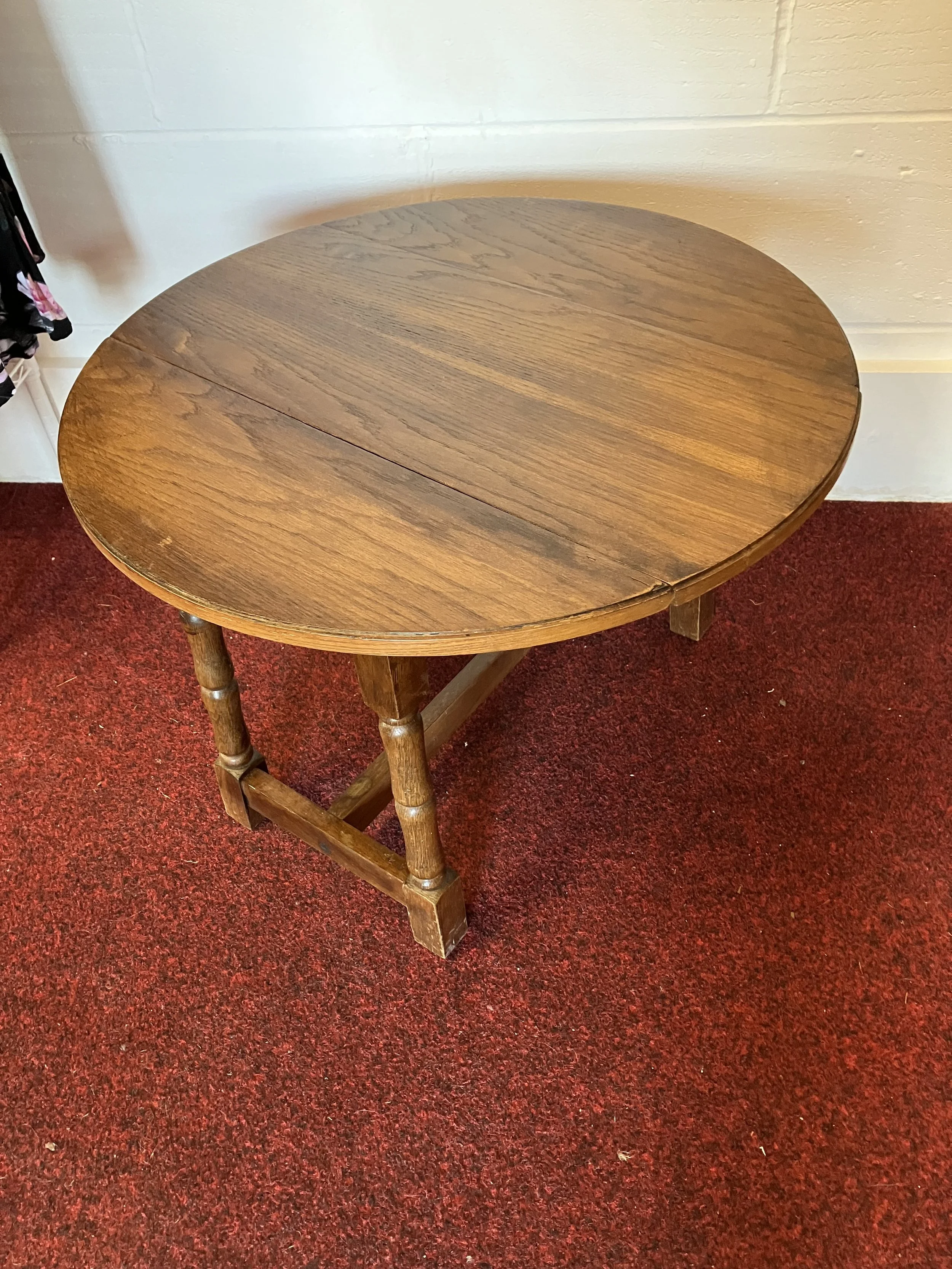 Small Oak Drop Leaf Side / Lamp Table