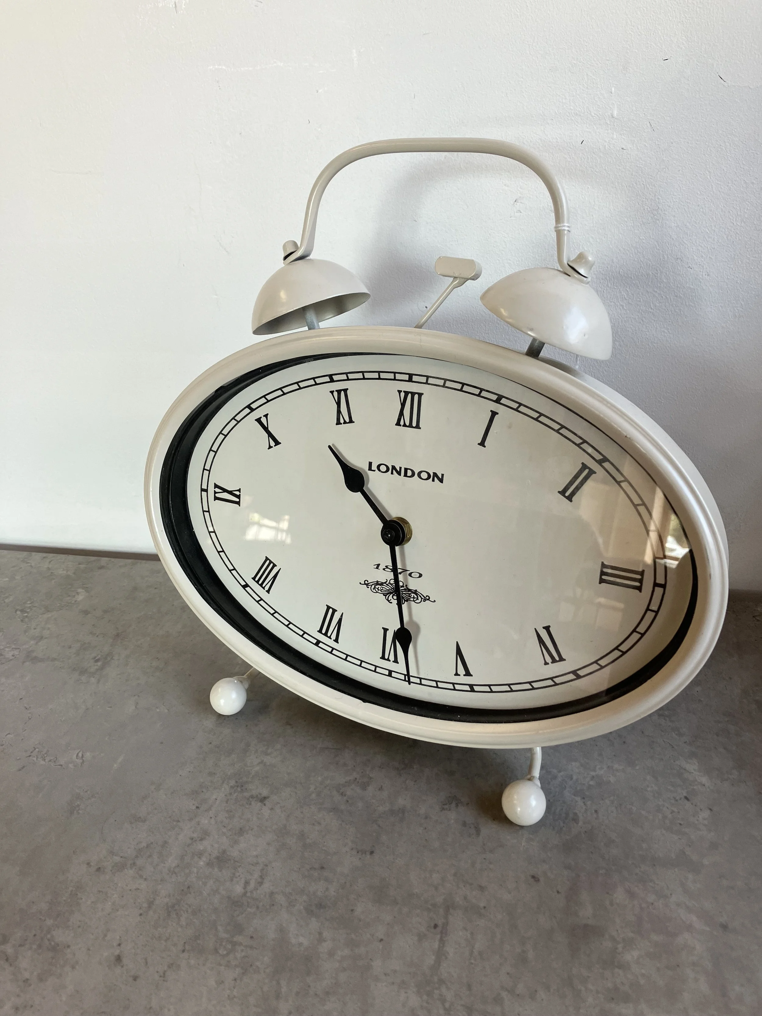 London 1840 White Oval Table Top Clock
