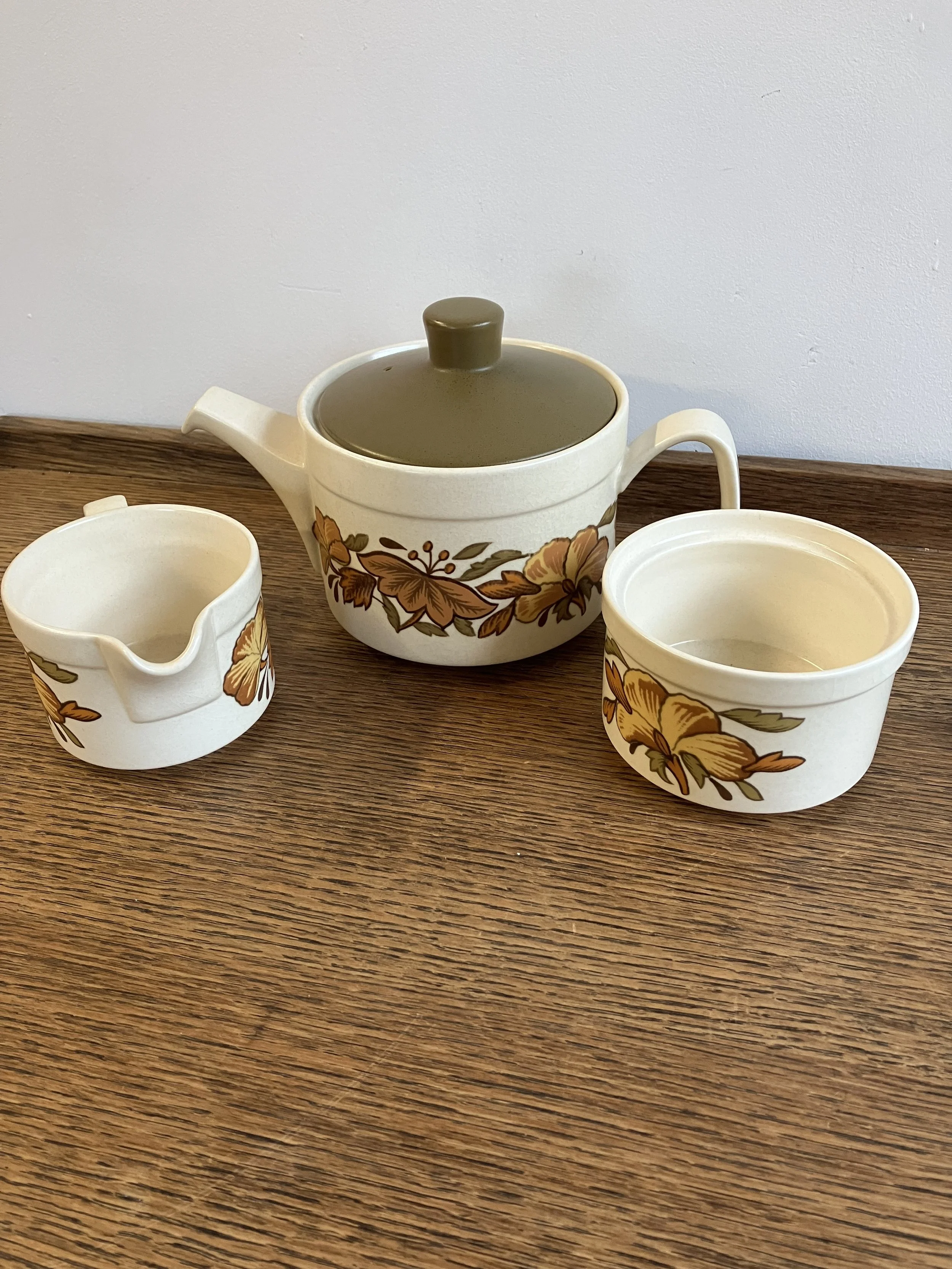 Royal Worcester Palissy Teapot Set in Kismet Pattern