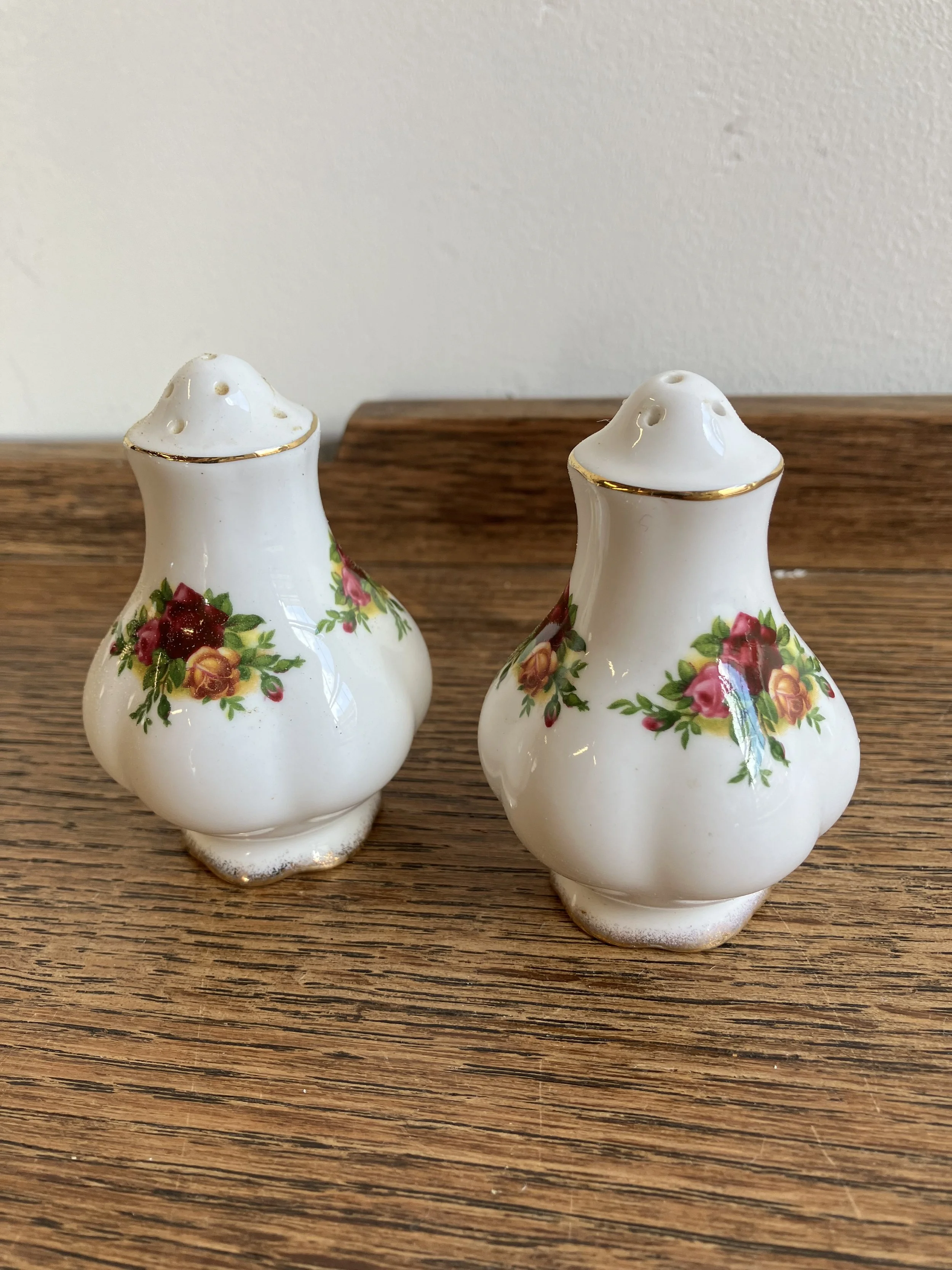 Royal Albert Old Country Roses Salt and Pepper Cruet Set