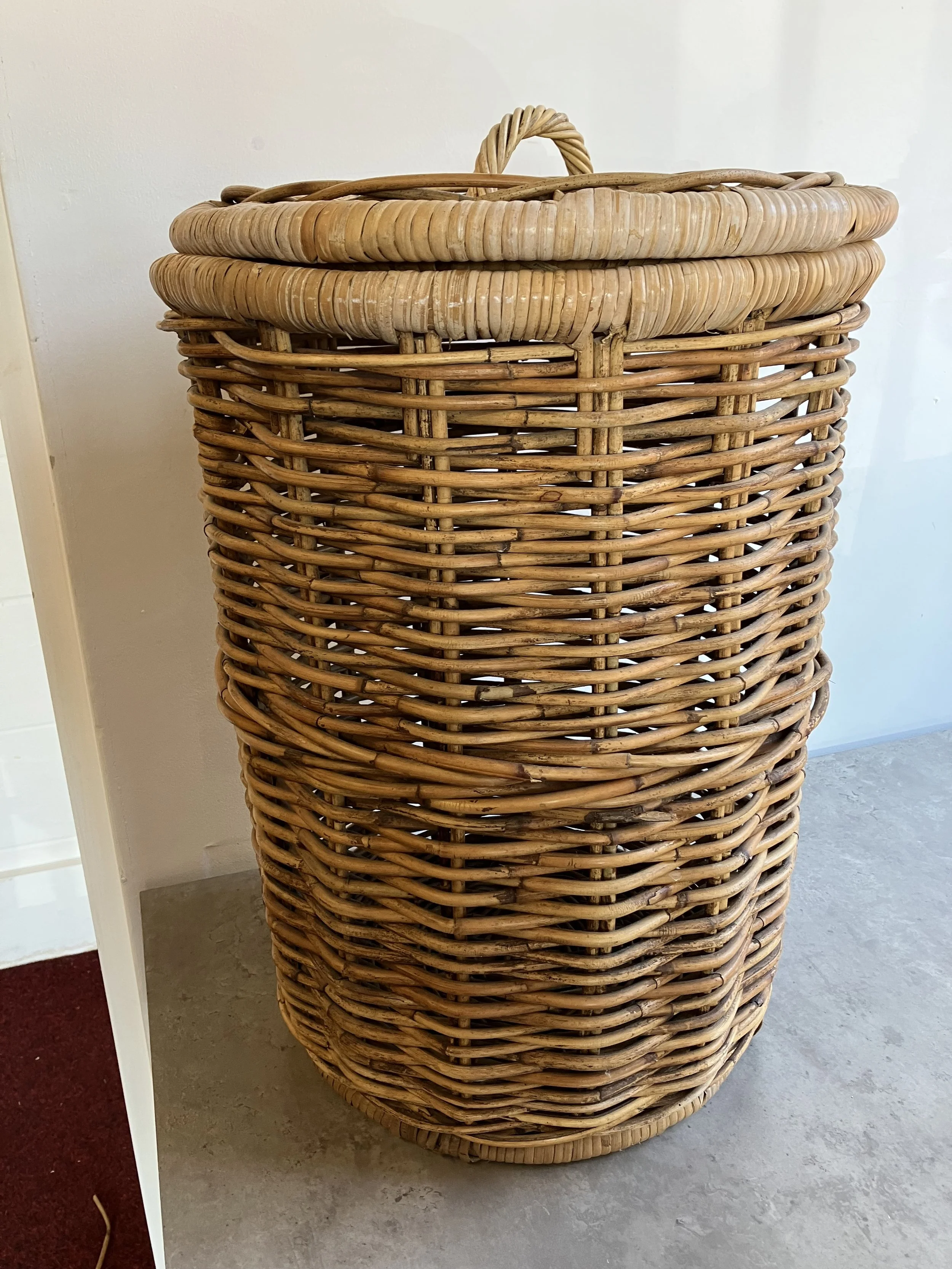 Small Round Woven Wicker Laundry Basket with Lid