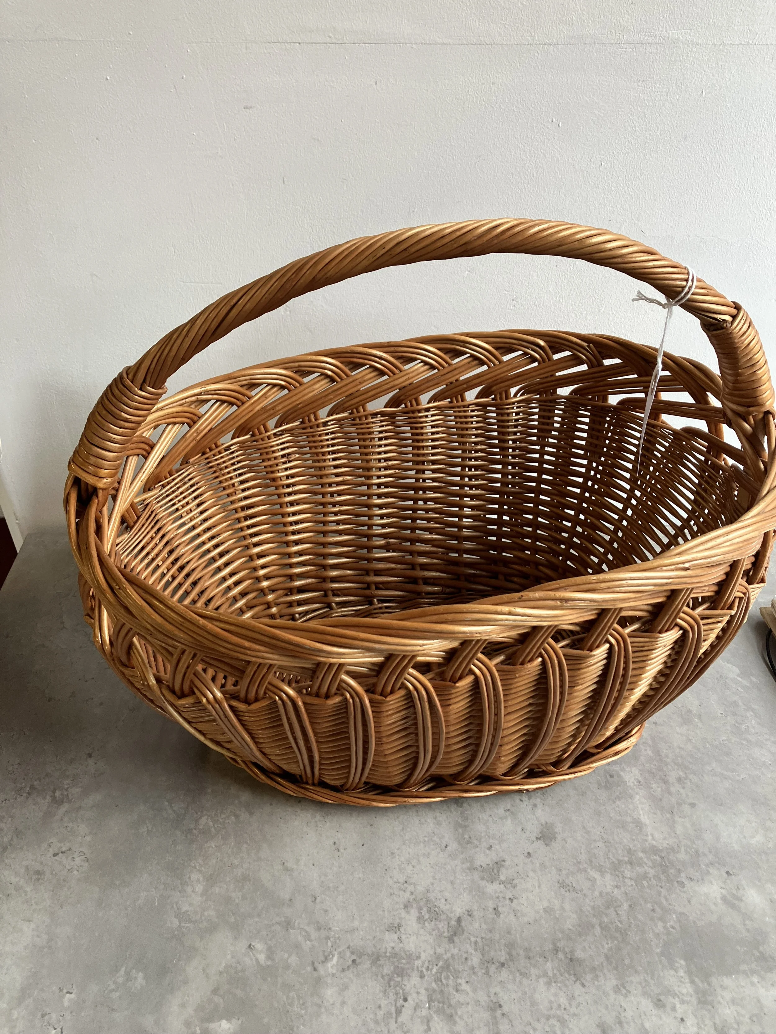 Oval Woven Wicker Shopping Basket with Lattice Pattern