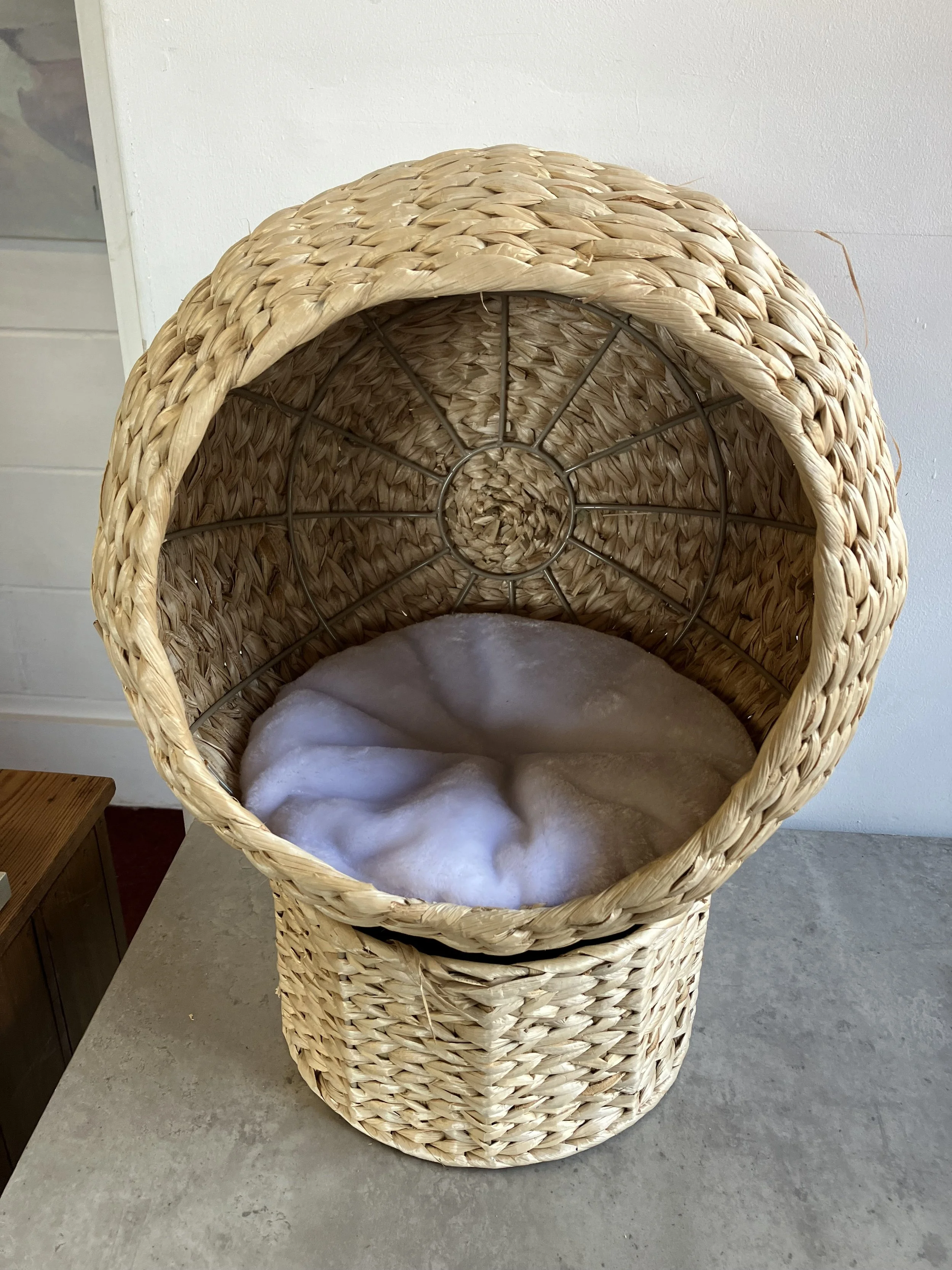Vida XL Natural Woven Seagrass Cat Basket / Pet Bed