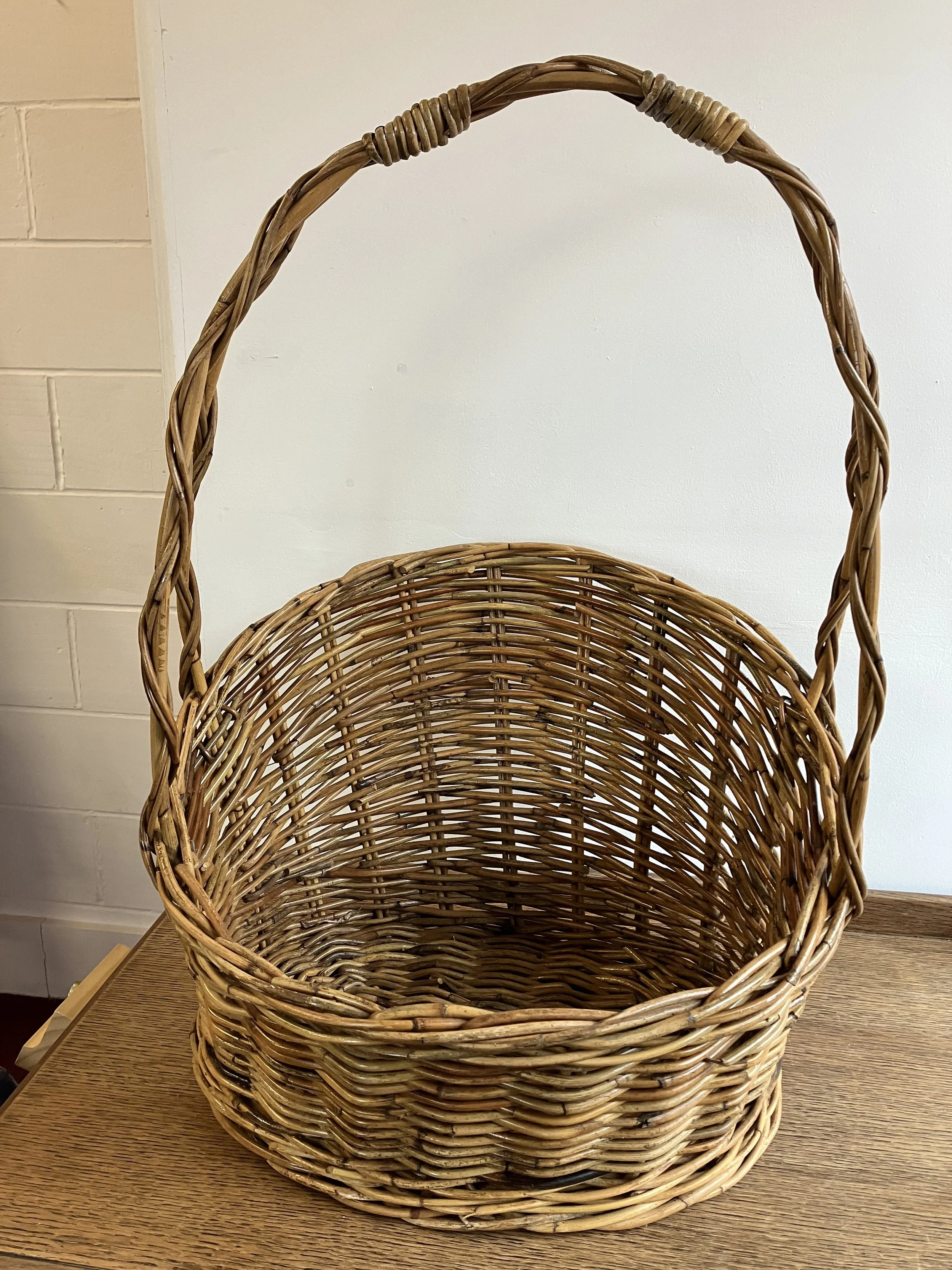 Large Vintage Oval Wicker Basket with Handle