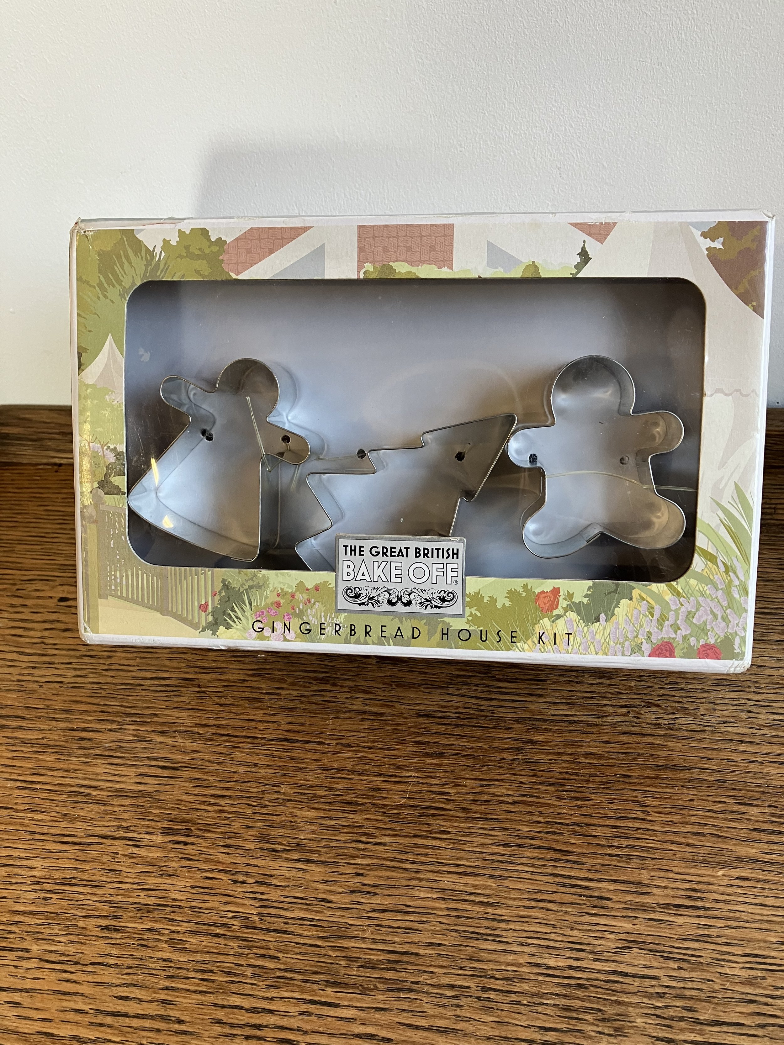 The Great British Bake Off Boxed Gingerbread House Kit