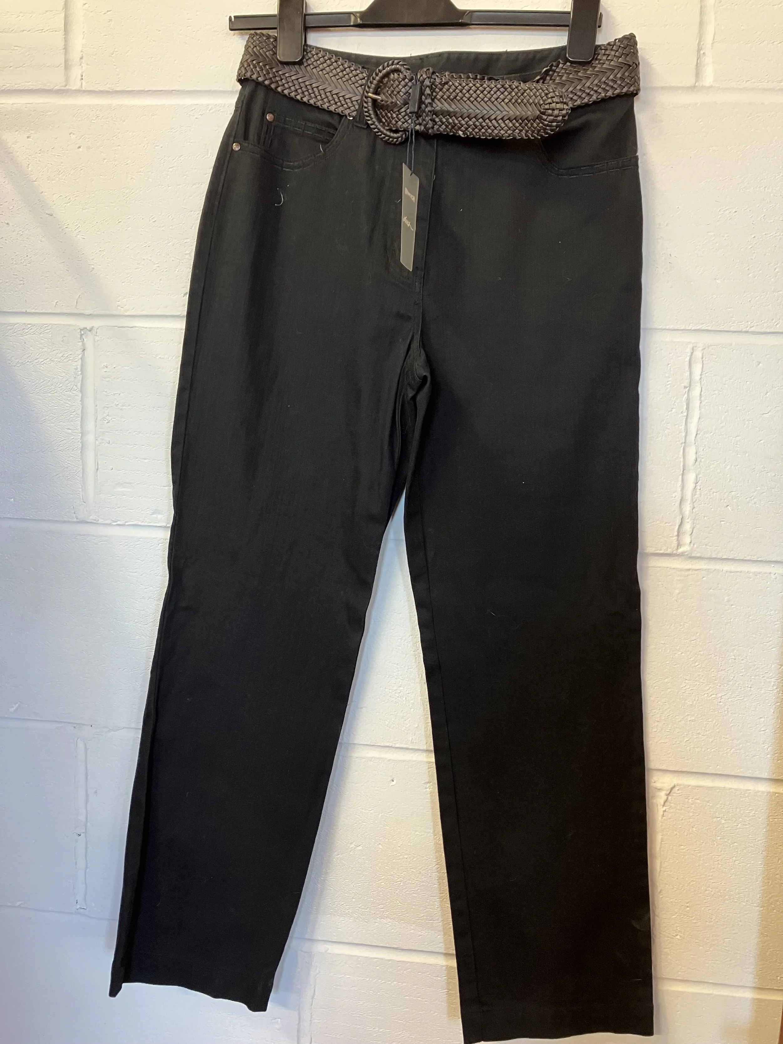 Ladies Black Stretch Straight Leg Jeans by Dash Petite Fit New with Tags