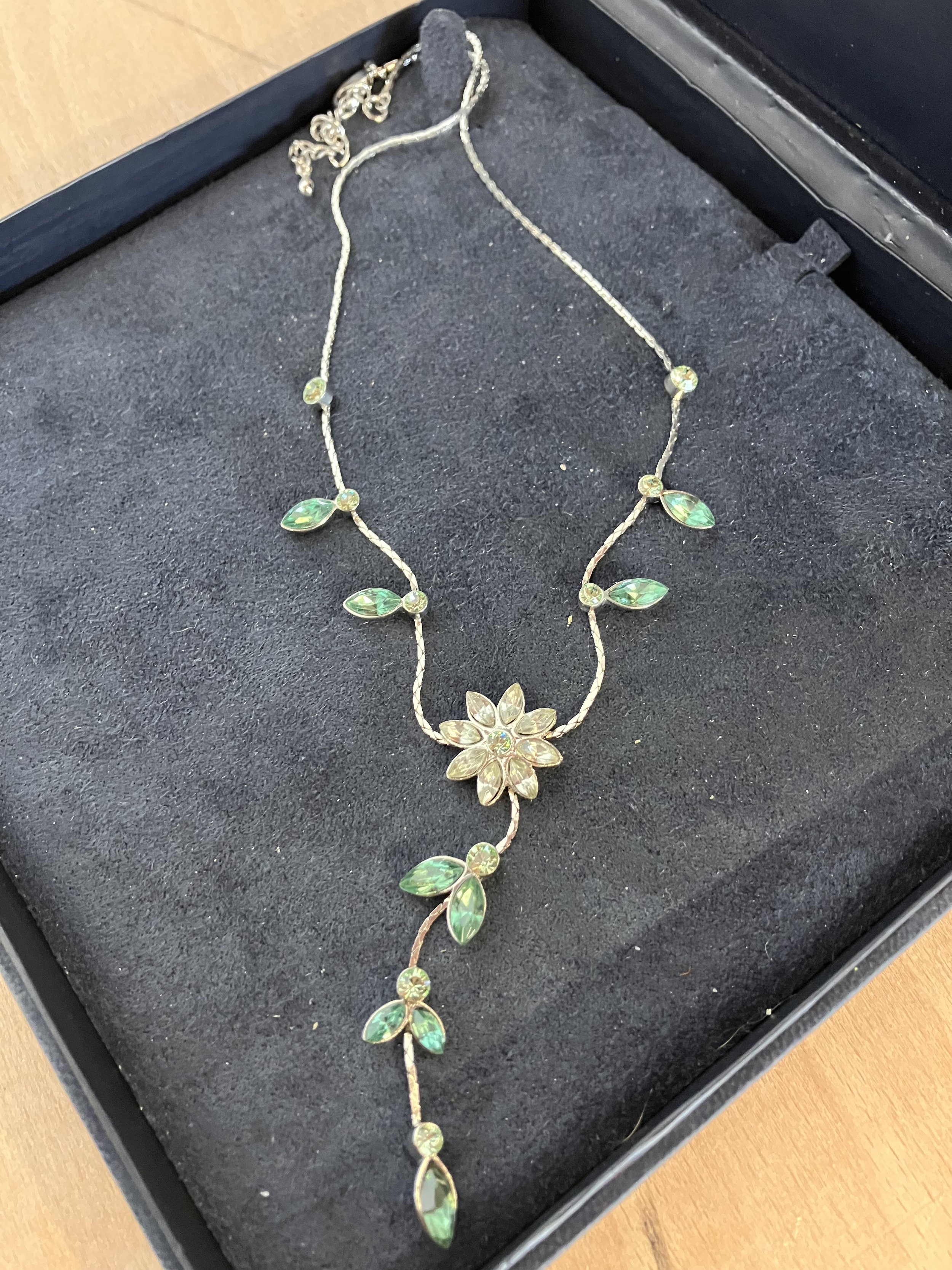 Silver Metal Flower Necklace with Matching Earrings