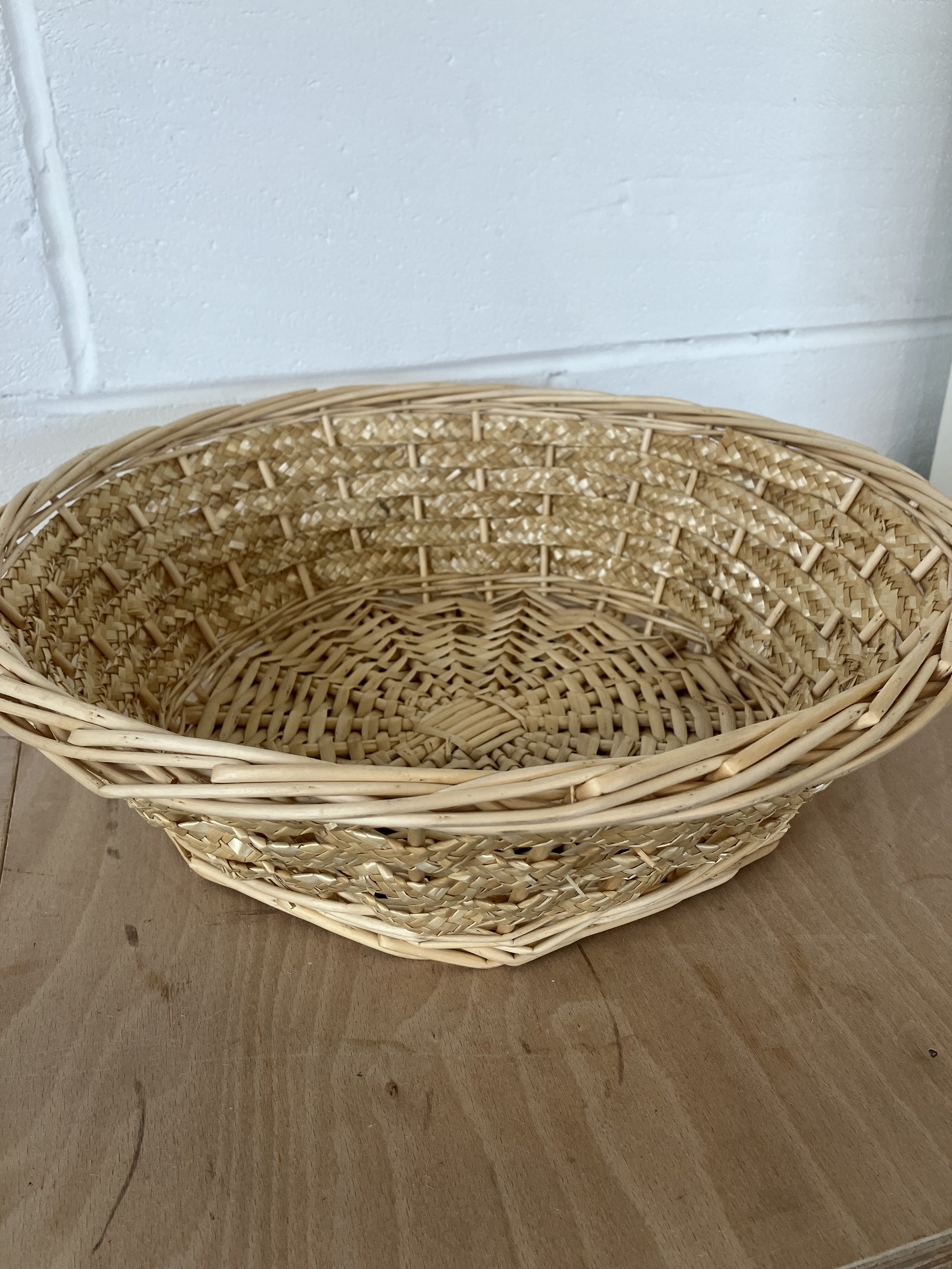 Round Woven Wicker Bowl with Raffia Banding