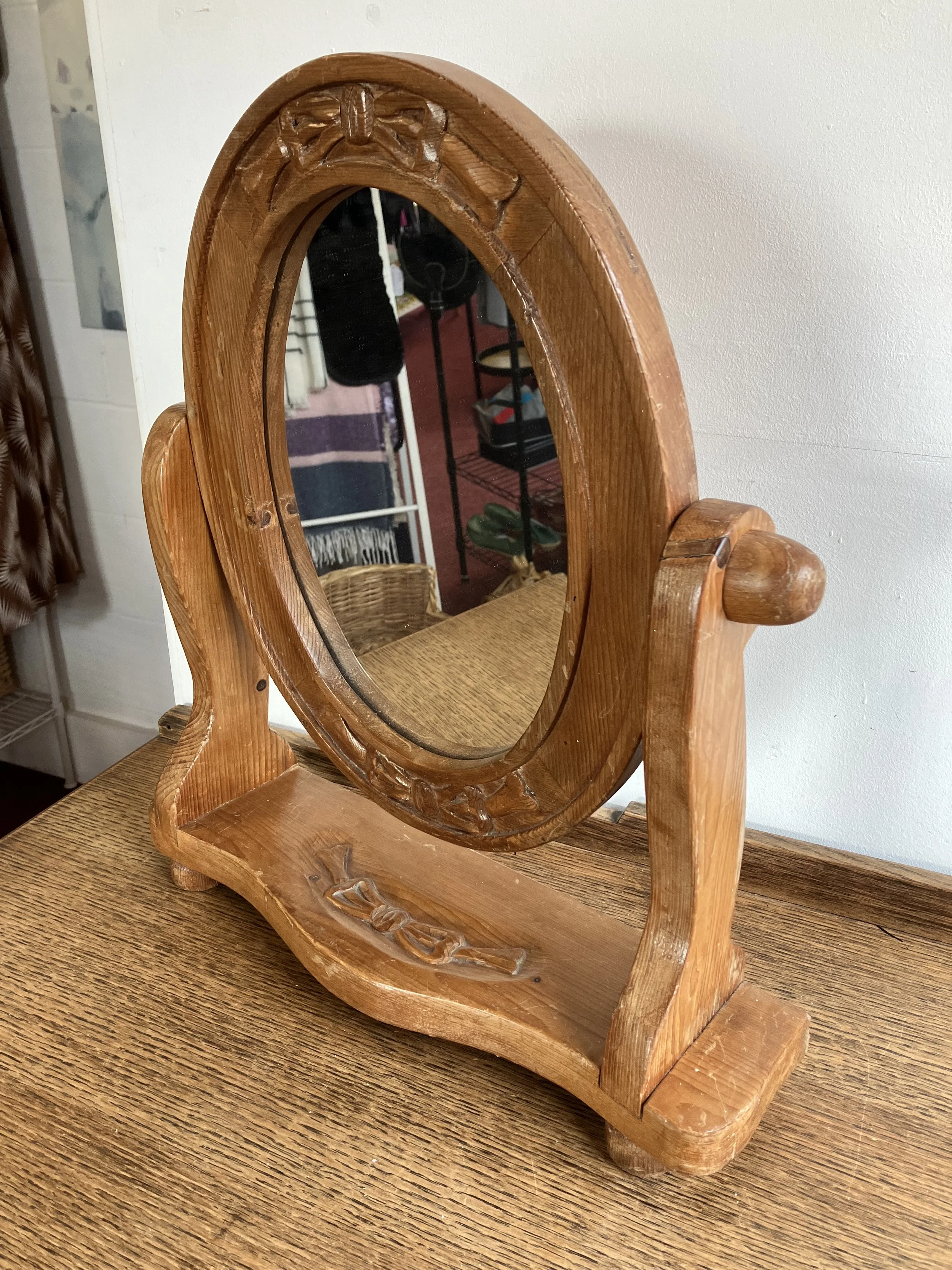 Pine Table Top Dressing Table Mirror with Carved Bow Decoration