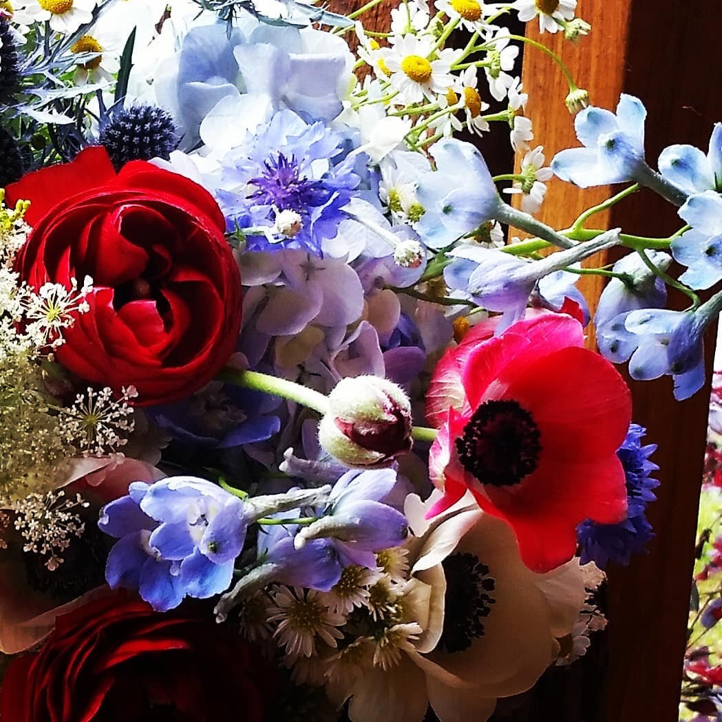 Happy 4th! #redwhiteandblueweddingflowers #weddingbouquet  #weddingflorist  #weddingcolors #weddingflorals