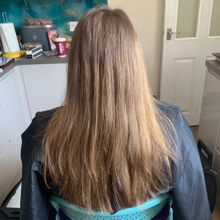 Sun kissed hair, adding fine golden highlights to natural hair can really enhance your natural colour. Creating a beautiful sun kissed glow! 
Swipe right for after 

This style can be created in the comfort of your own home at a time convenient for y