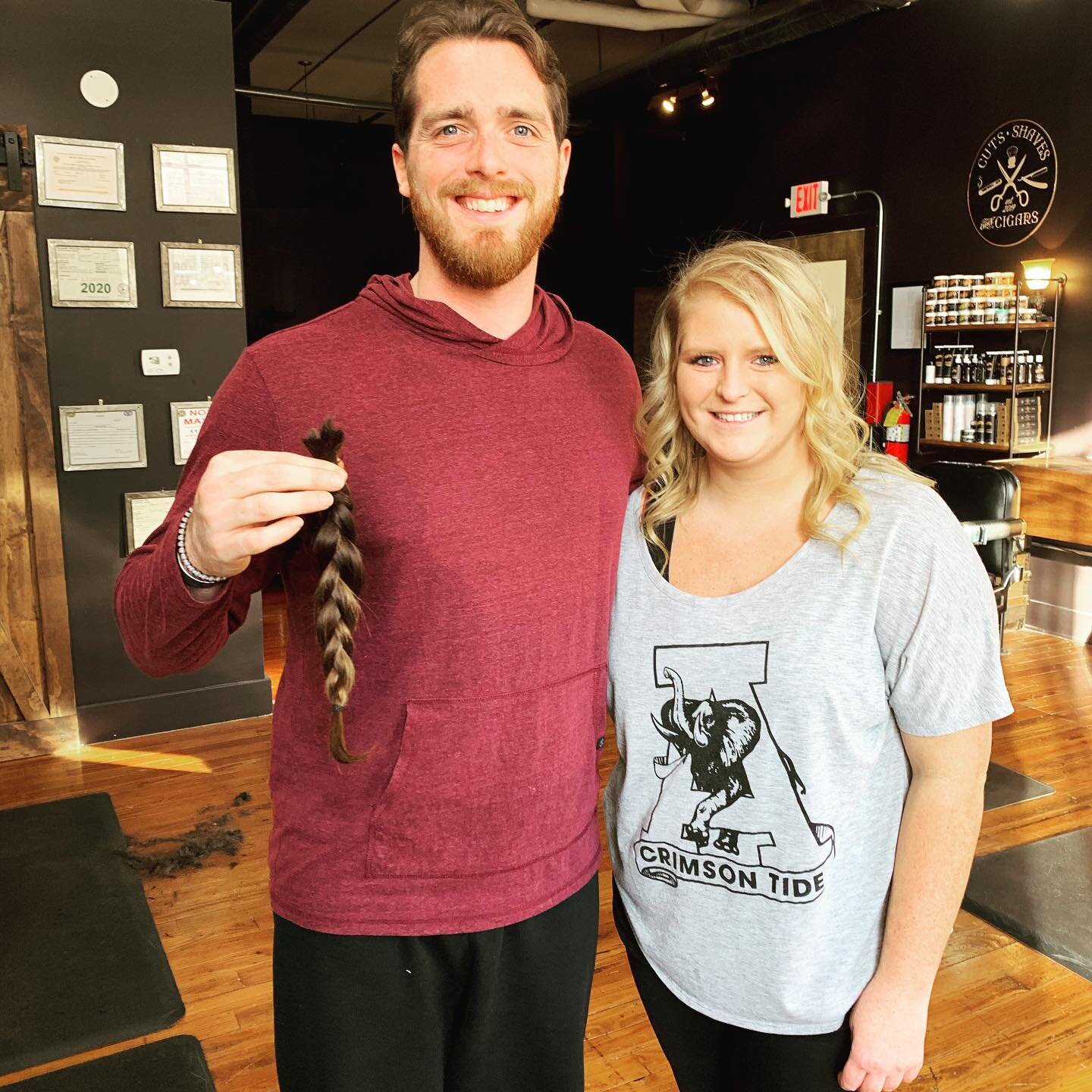 Got my hair did! Chopped 12 inches off and sent it to @childrenwithhairloss hoping to help just one little kiddo.
&bull;
We all know it&rsquo;s been a crazy year, semester, and Holiday Season, but we can still love on and support each other. 
&bull;
