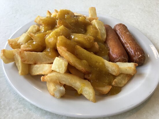 sausage-chips-curry-sauce.jpeg
