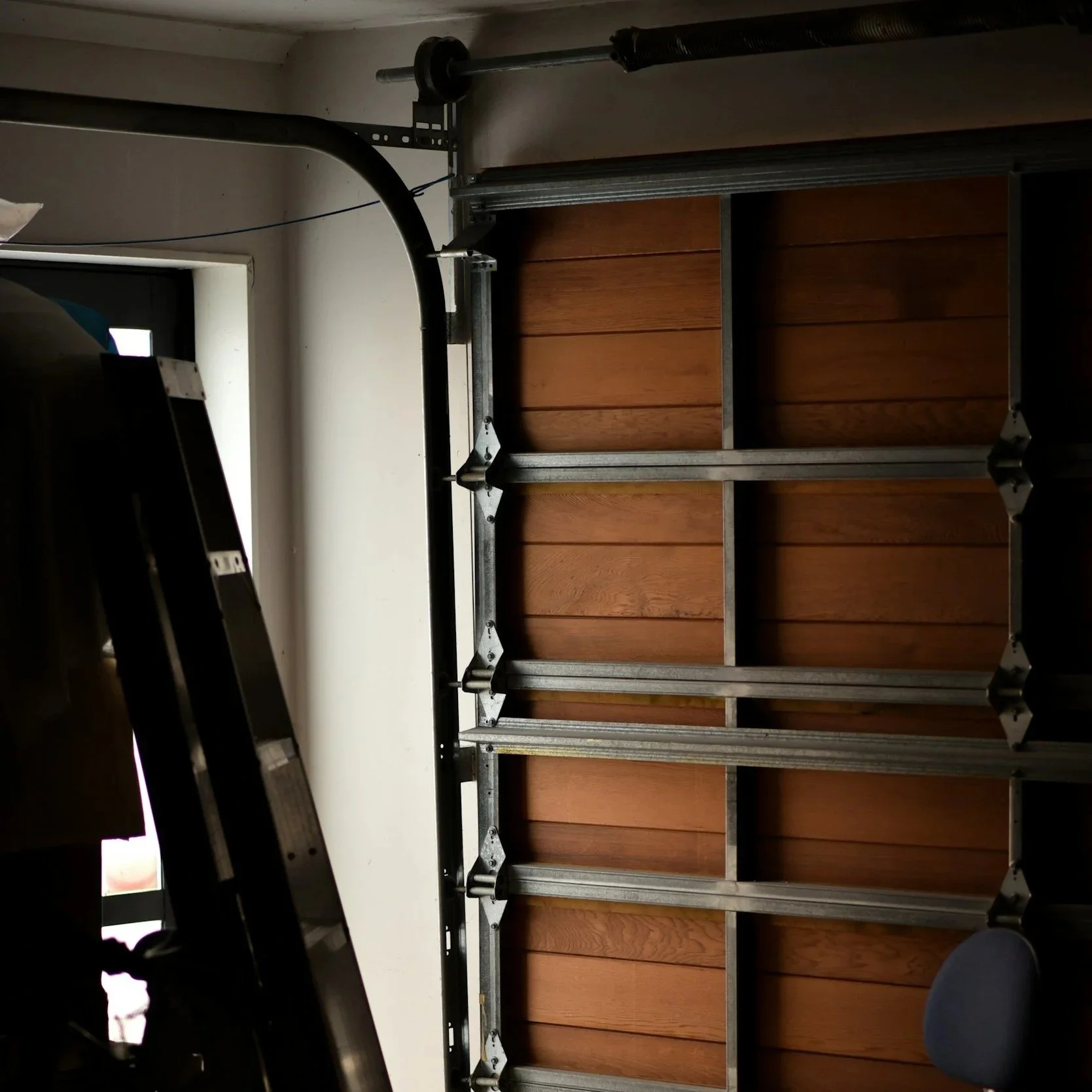 Choosing the Right Garage Door Opener Based on Noise, Power, and Daily Use