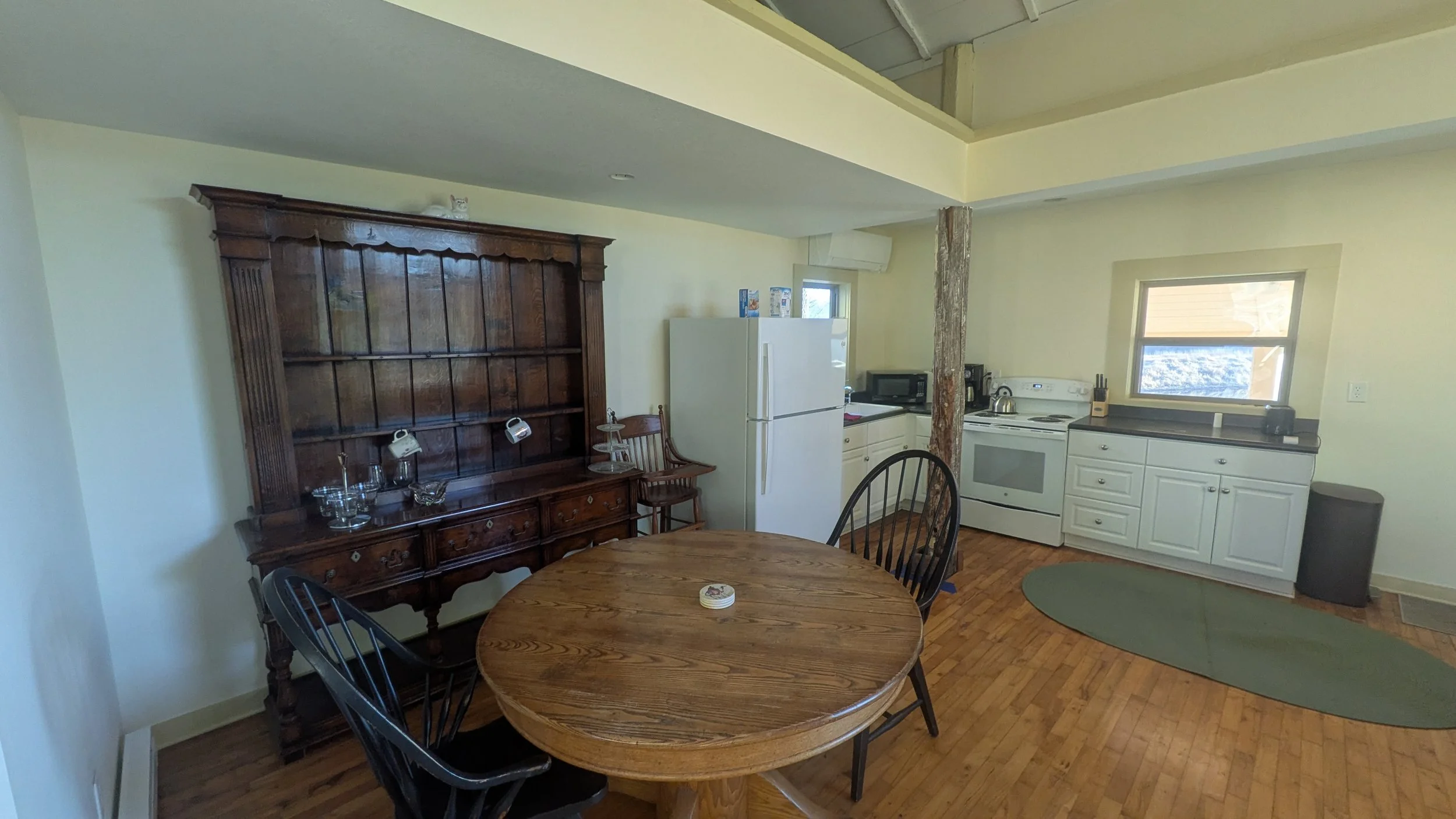 Photo of the dining room table.