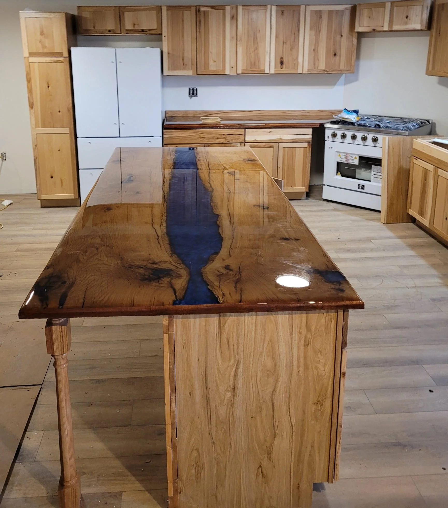 Finished countertop with a blue stain in the middle.